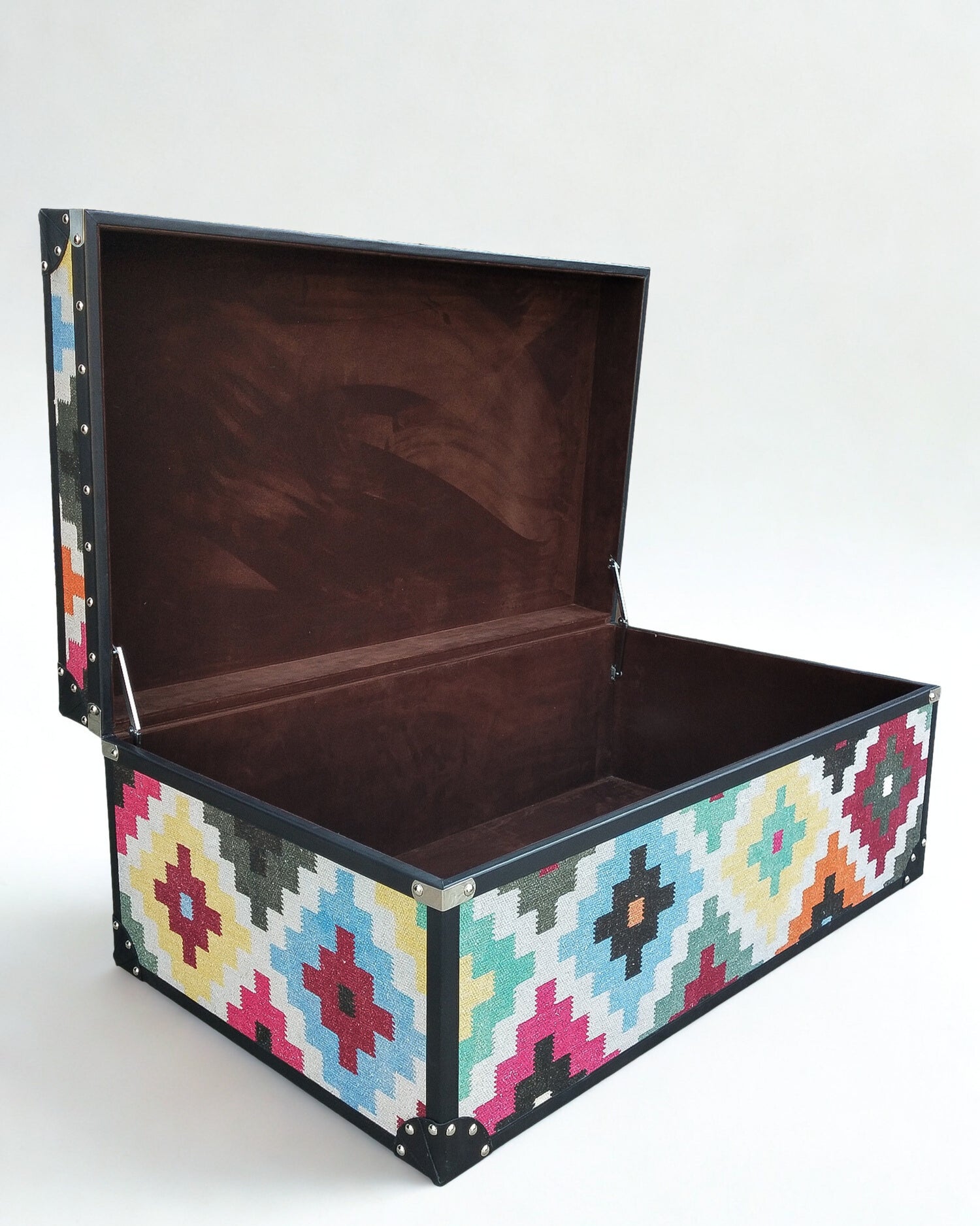 Motif kilim trunk — open view — Art Avenue