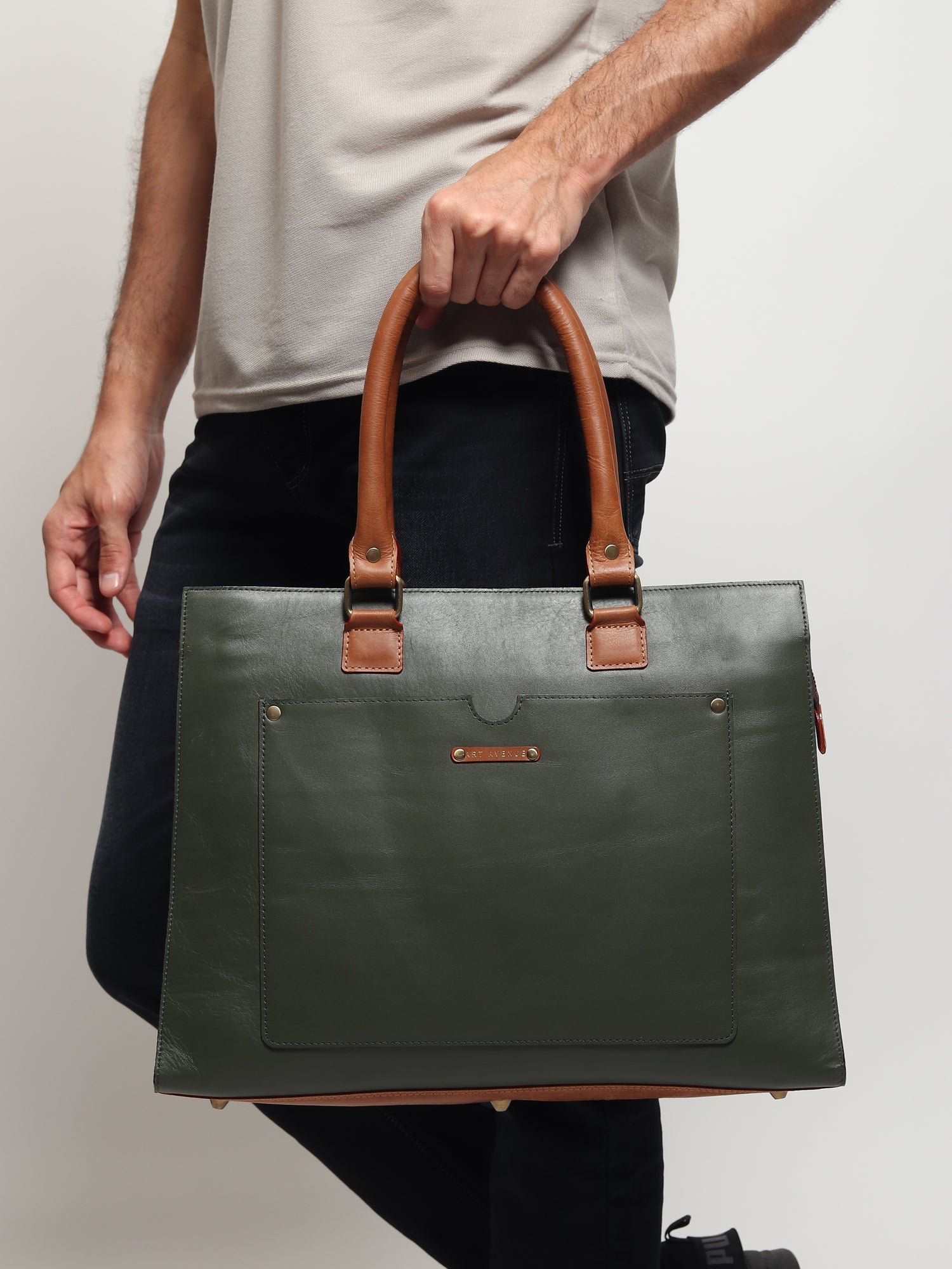 Olivia leather laptop bag, second view — Art Avenue