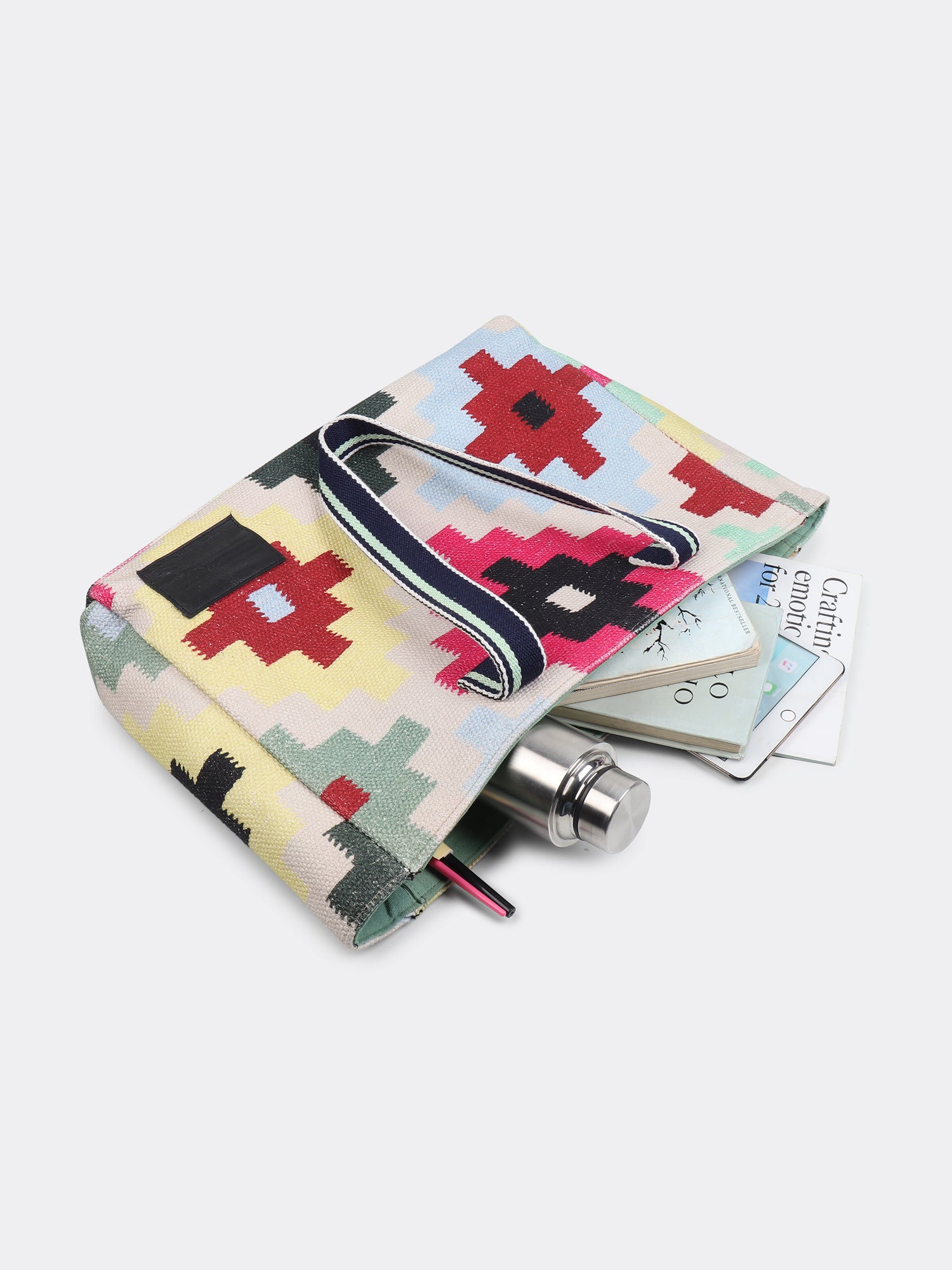 Velisse cotton tote bag on shoulder — Art Avenue