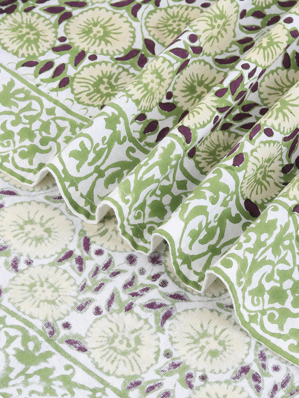 PLUSHORA COTTON PRINTED DOUBLE BEDSHEET WITH PILLOW