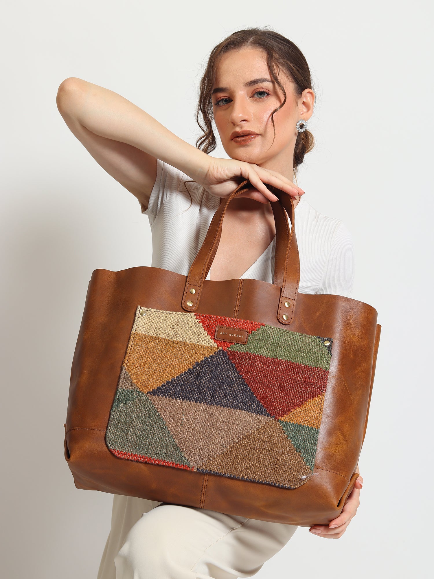 Sarah kilim handbag second view — Art Avenue