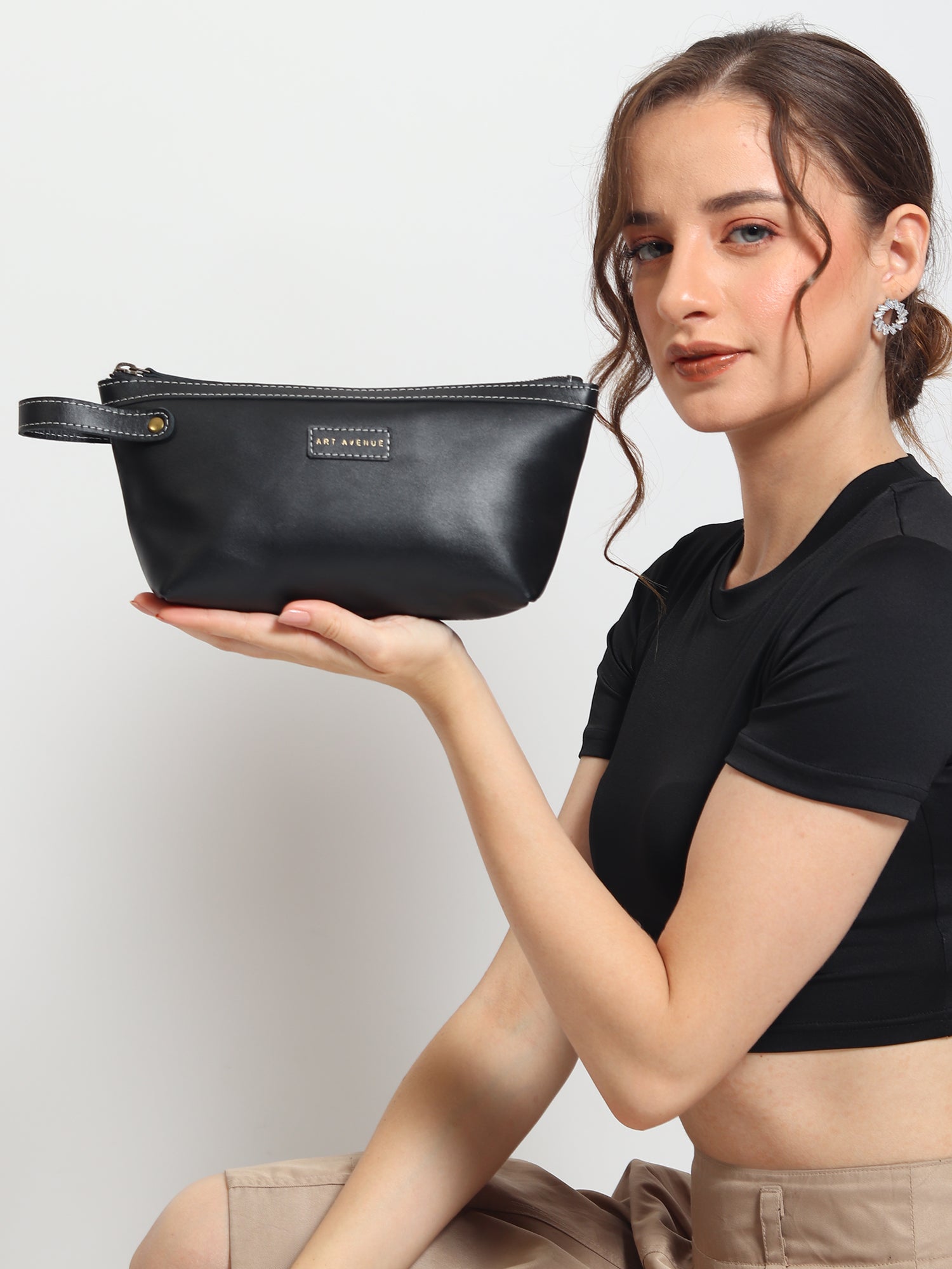Flisk leather pouch detail — Art Avenue
