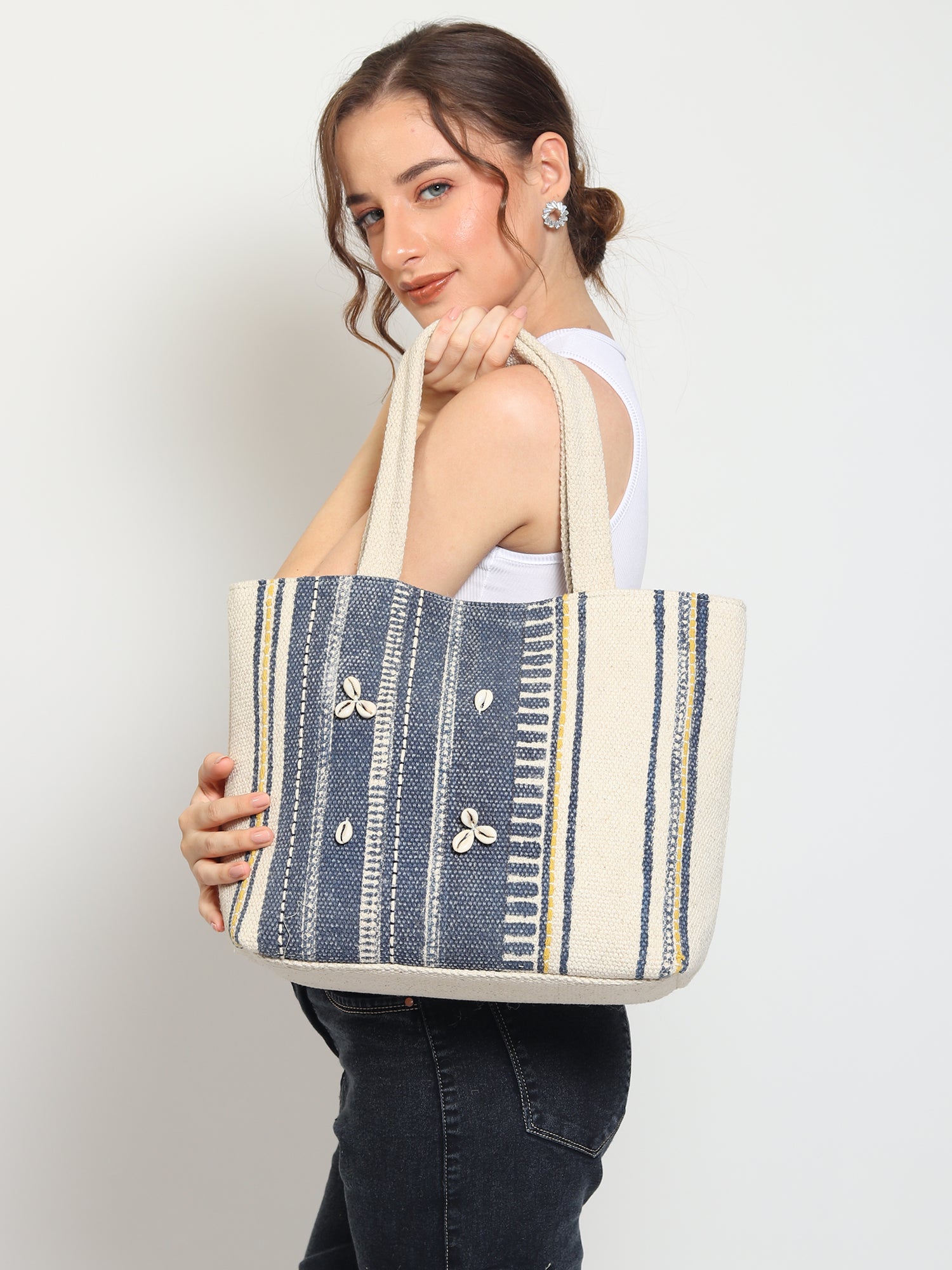 Keem tote bag handle detail — Art Avenue