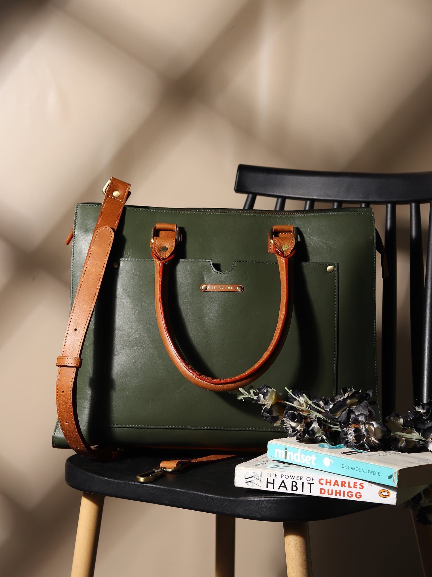 Olivia laptop bag side view — Art Avenue