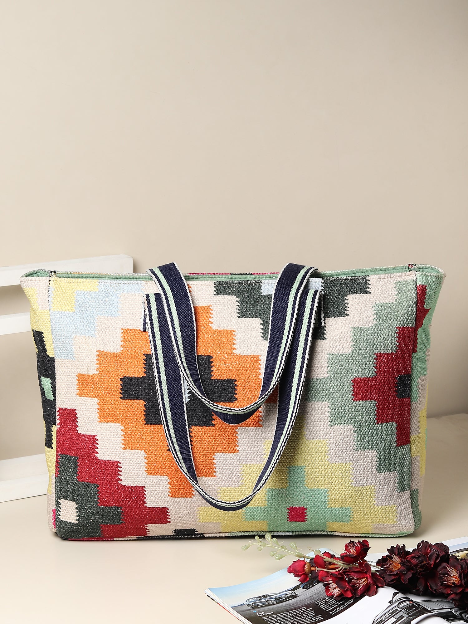 Velisse tote bag embroidery detail — Art Avenue