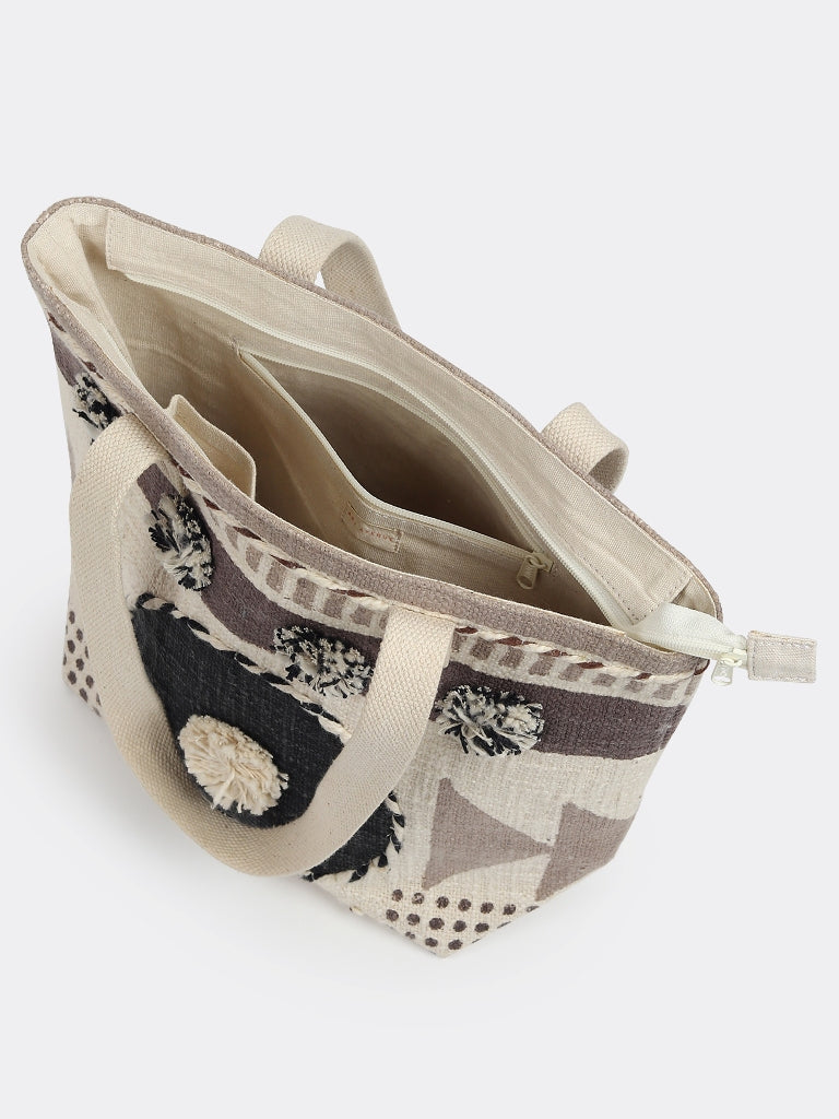 Sibura cotton tote bag lifestyle — Art Avenue