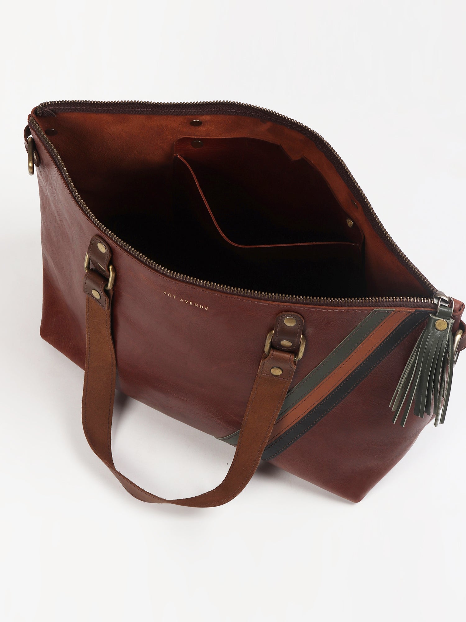 Surrane leather tote bag exterior detail — Art Avenue