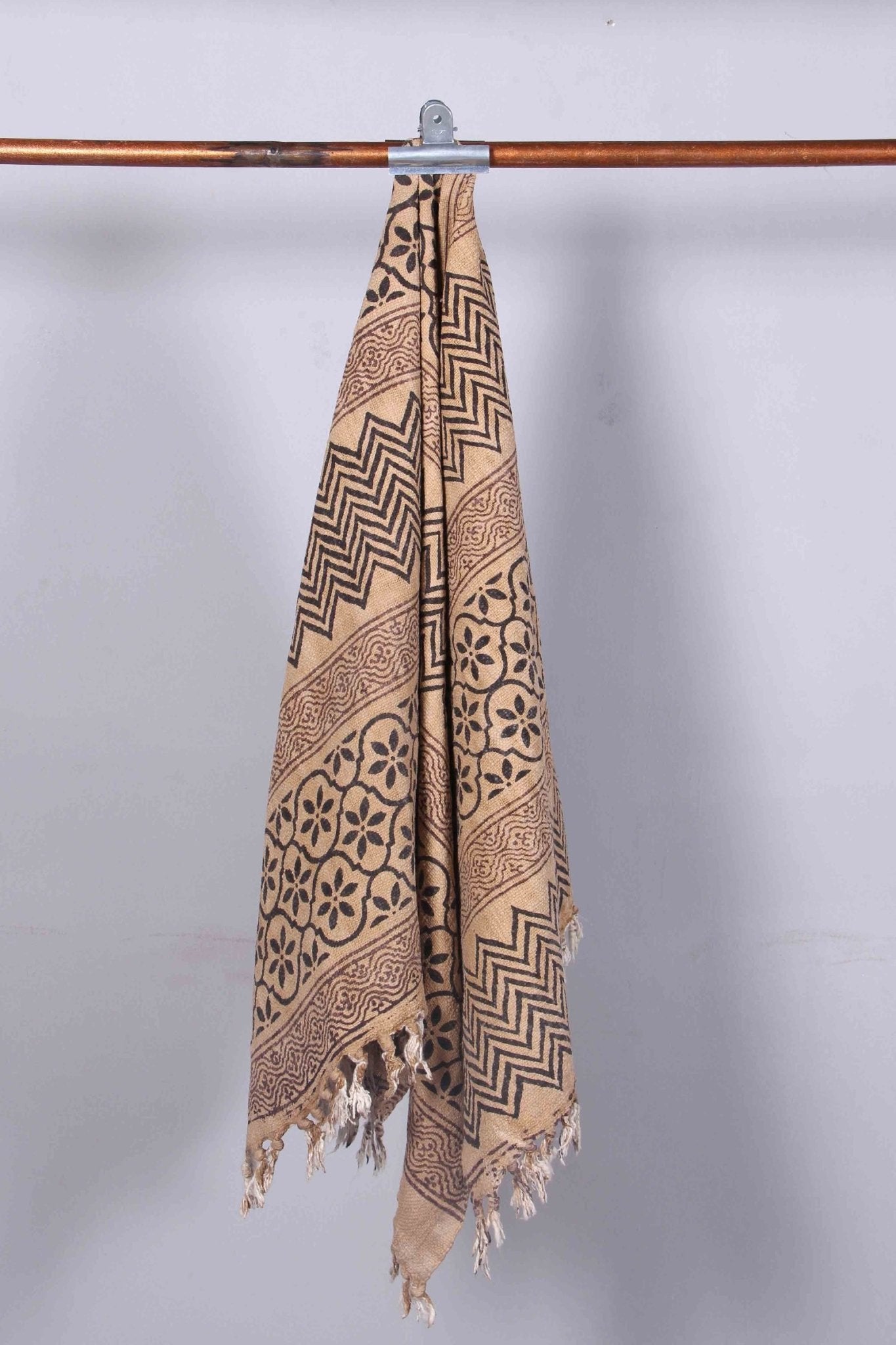 TEND - THROWS - ART AVENUE