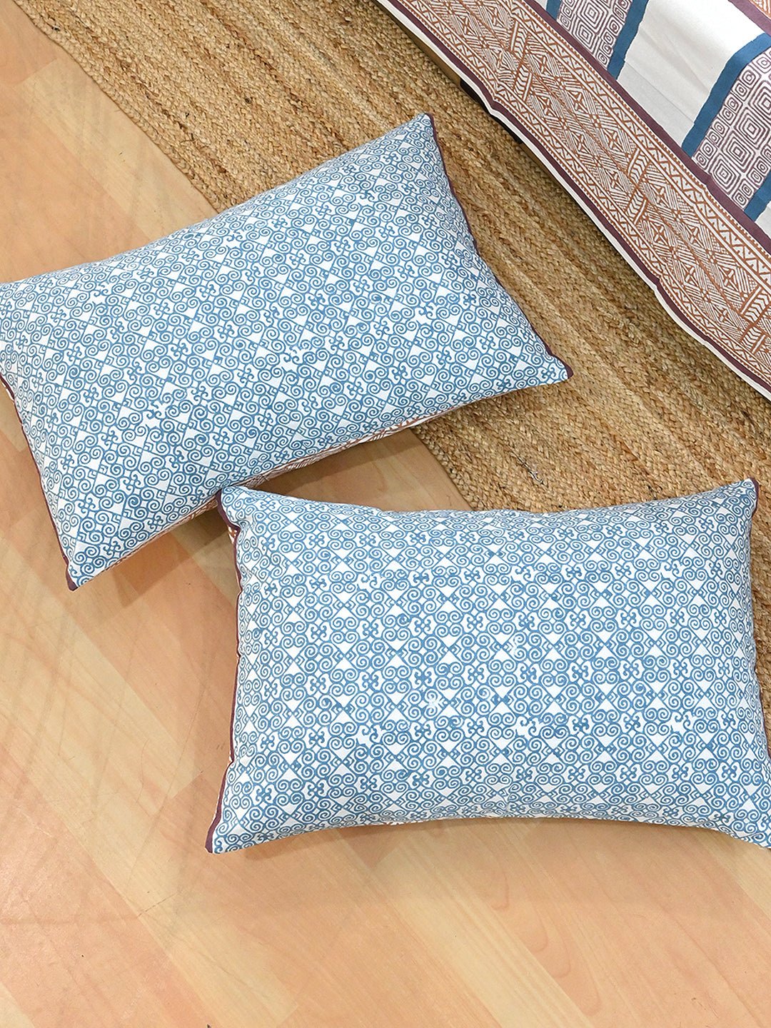 SPIRAL SEA BLUE COTTON BLOCK PRINTED DOUBLE BEDSHEET WITH PILLOW - ART AVENUE