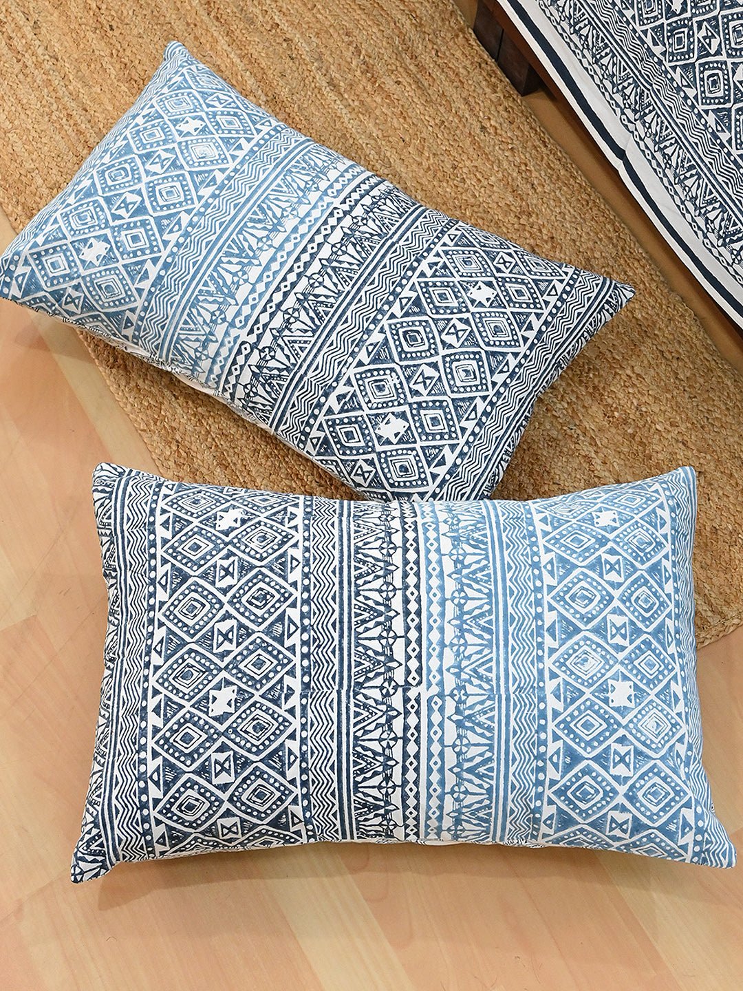 SUNFLOWER BLUE GEOMETRIC COTTON PRINTED DOUBLE BEDSHEET WITH PILLOW - ART AVENUE