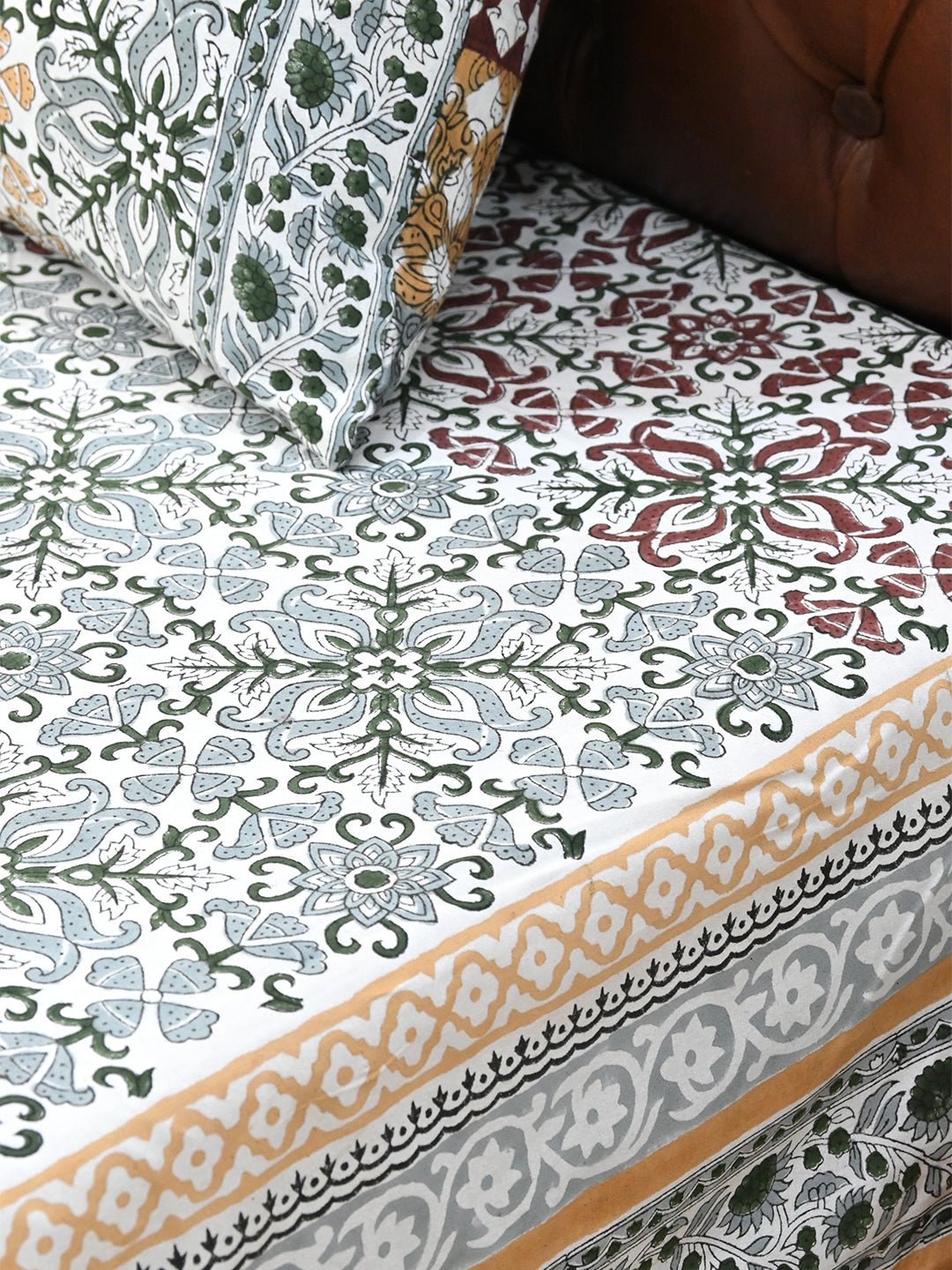 SUHANI JAAL FLORAL COTTON PRINTED DOUBLE BEDSHEET WITH PILLOW - ART AVENUE
