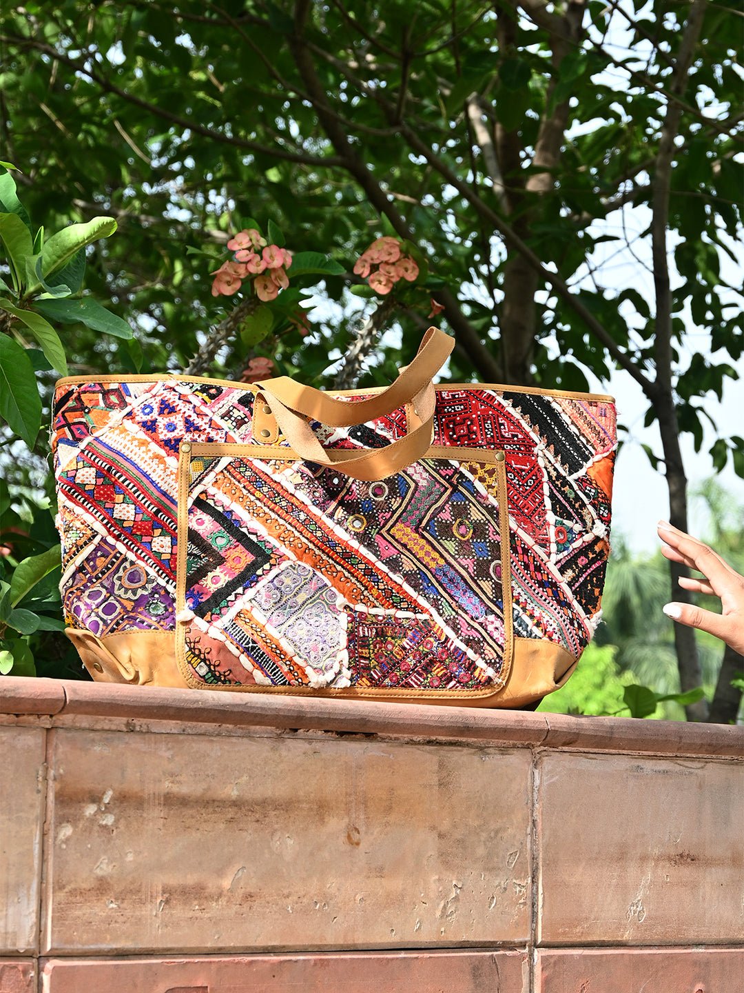 Barren vintage patchwork handbag lifestyle — Art Avenue