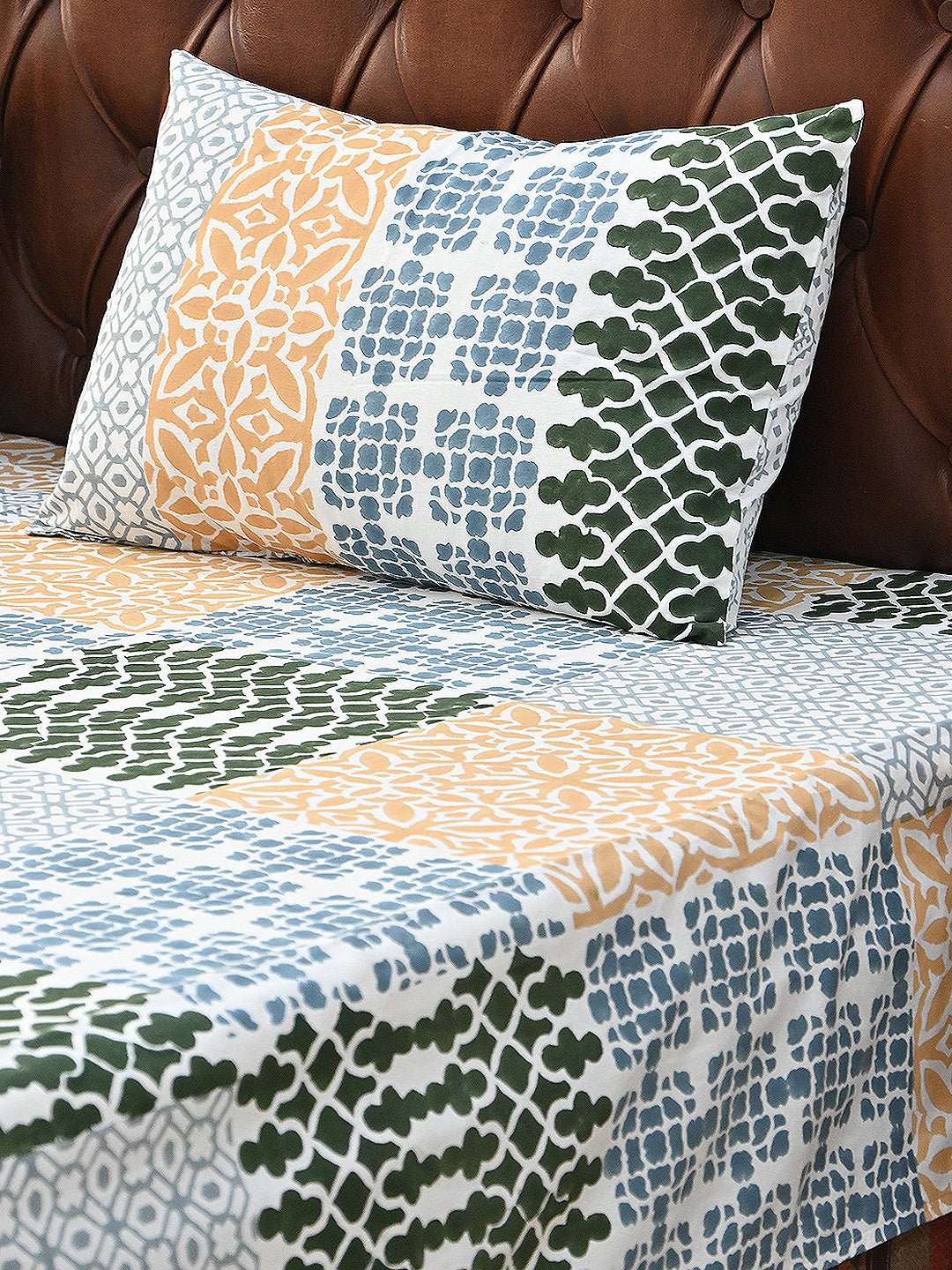 BOHEMIAN GEOMETRIC COTTON PRINTED DOUBLE BEDSHEET WITH PILLOW - ART AVENUE