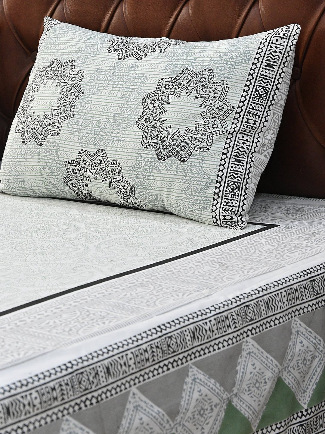 GREY LUXURIOUS COTTON PRINTED DOUBLE BEDSHEET WITH PILLOW - ART AVENUE