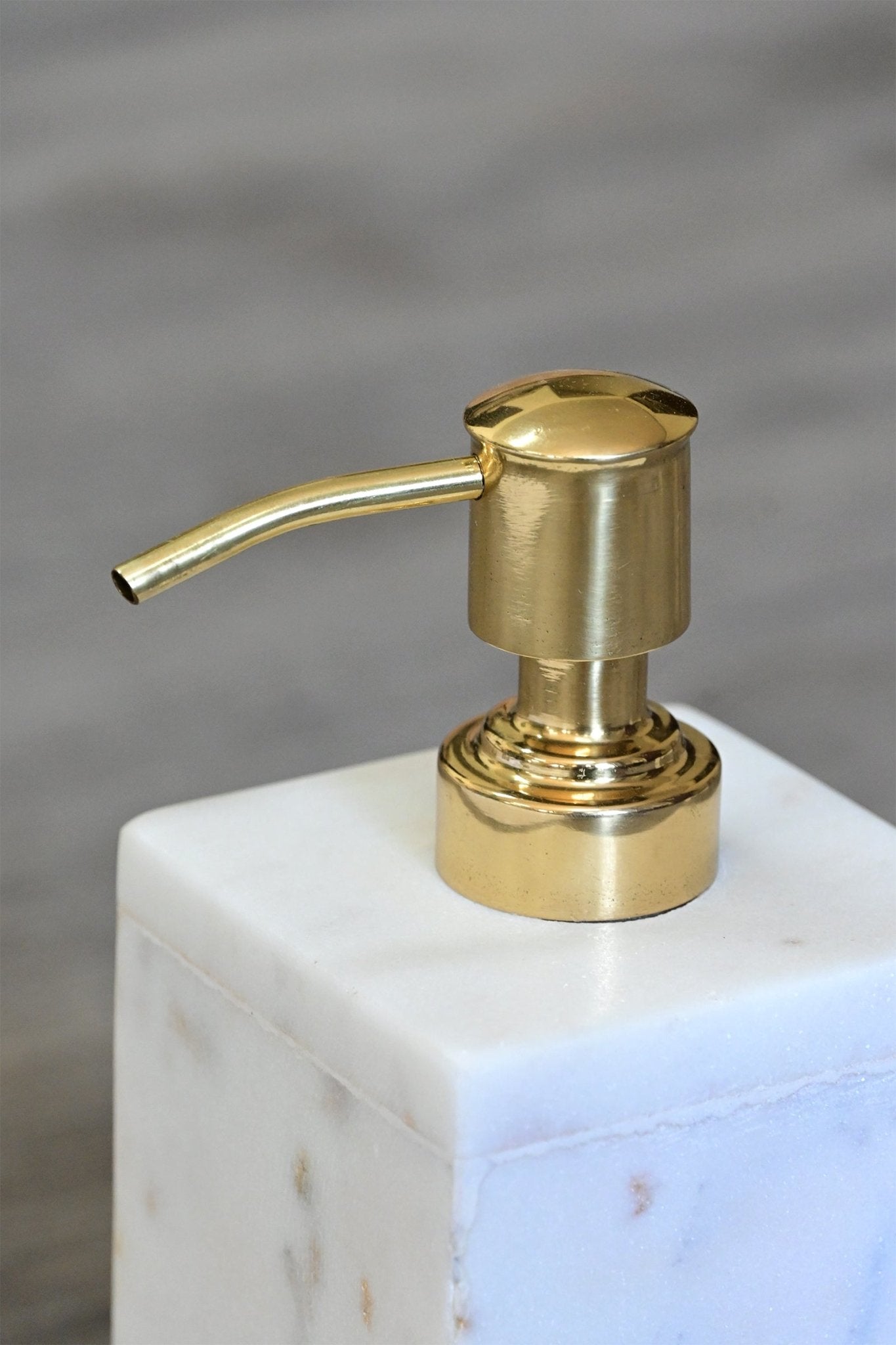 FLORENCE WHITE MARBLE BATHROOM SET - ART AVENUE