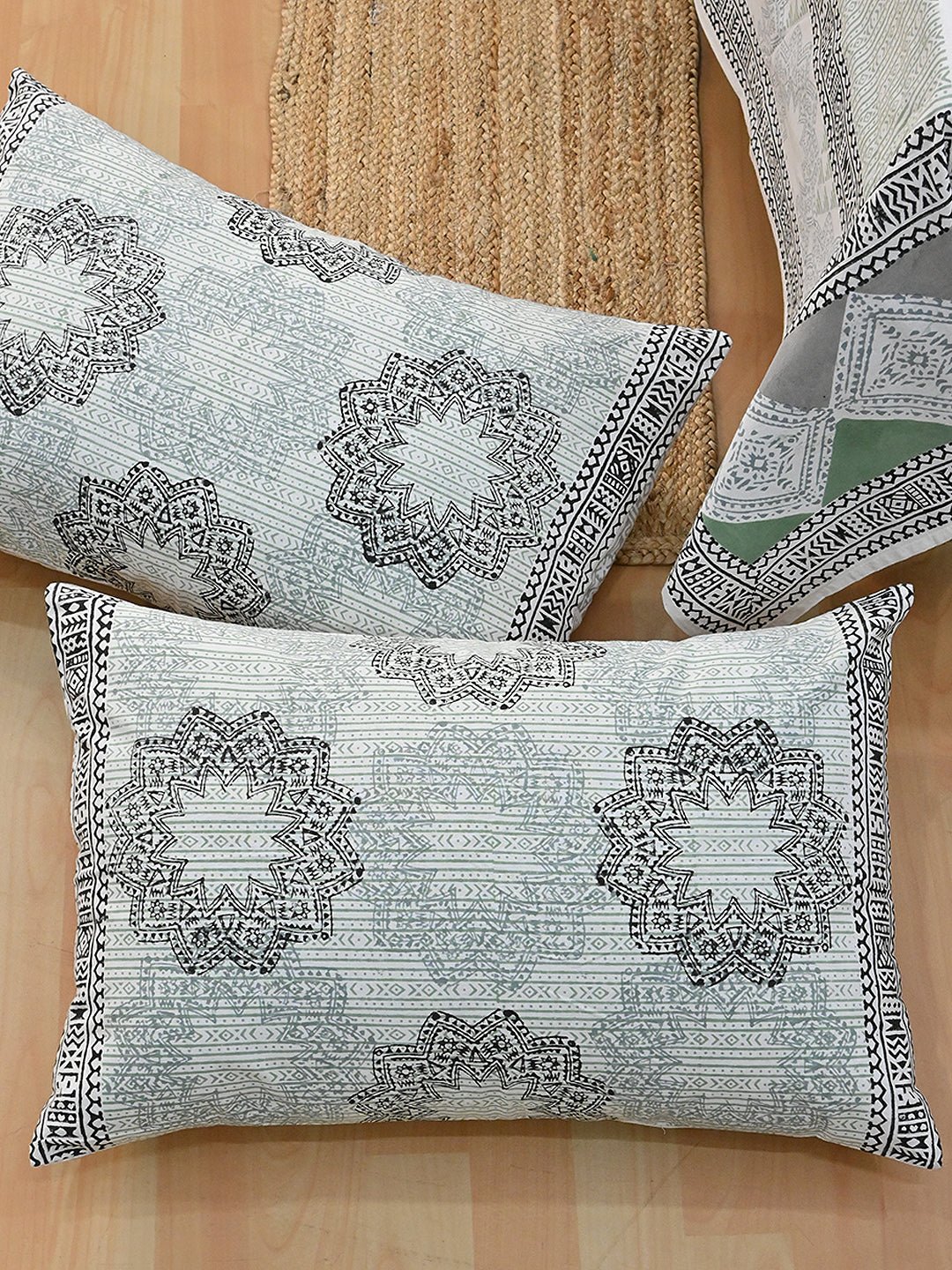 GREY LUXURIOUS COTTON PRINTED DOUBLE BEDSHEET WITH PILLOW - ART AVENUE