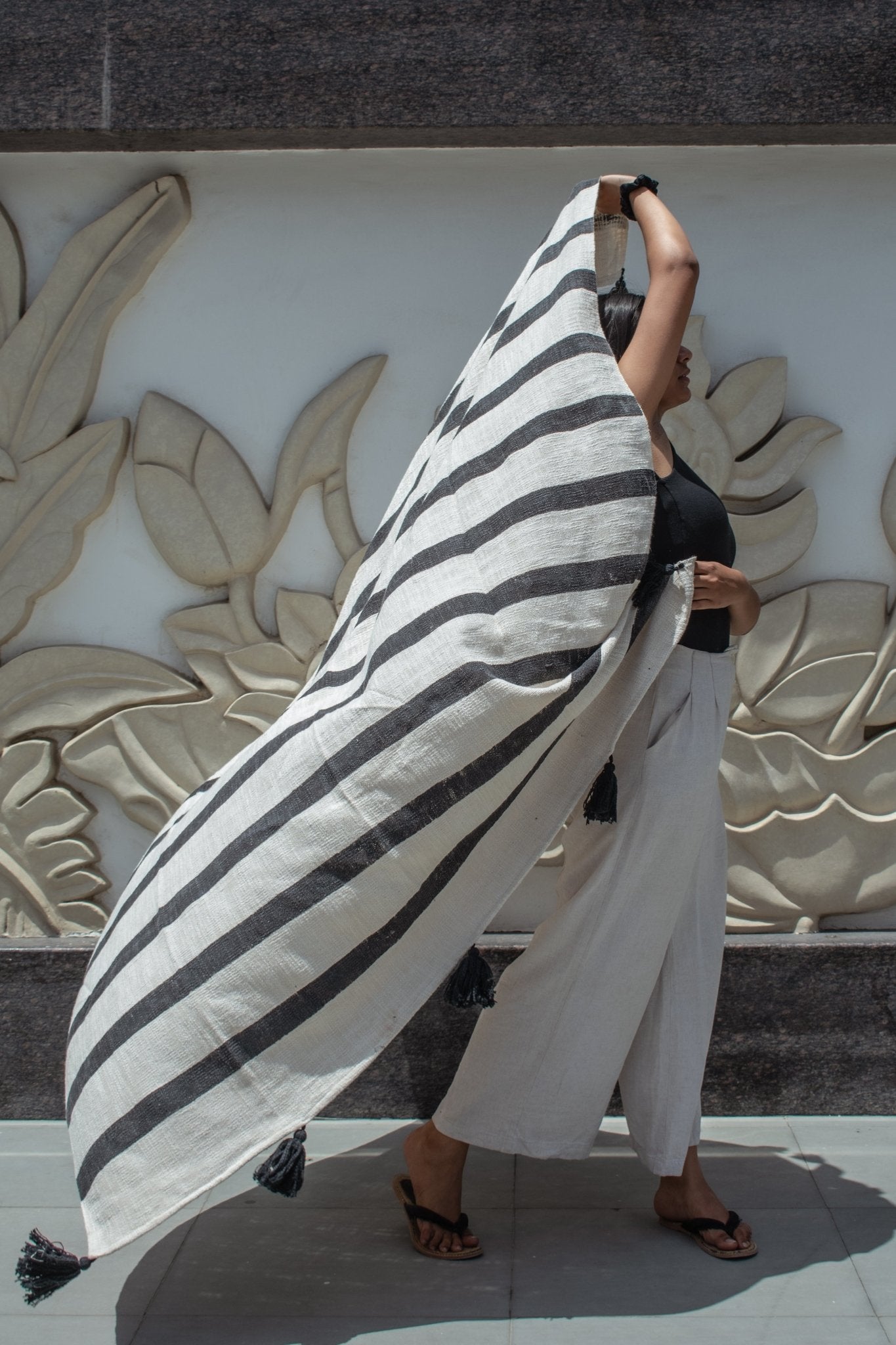 FREESIA - THROWS - ART AVENUE
