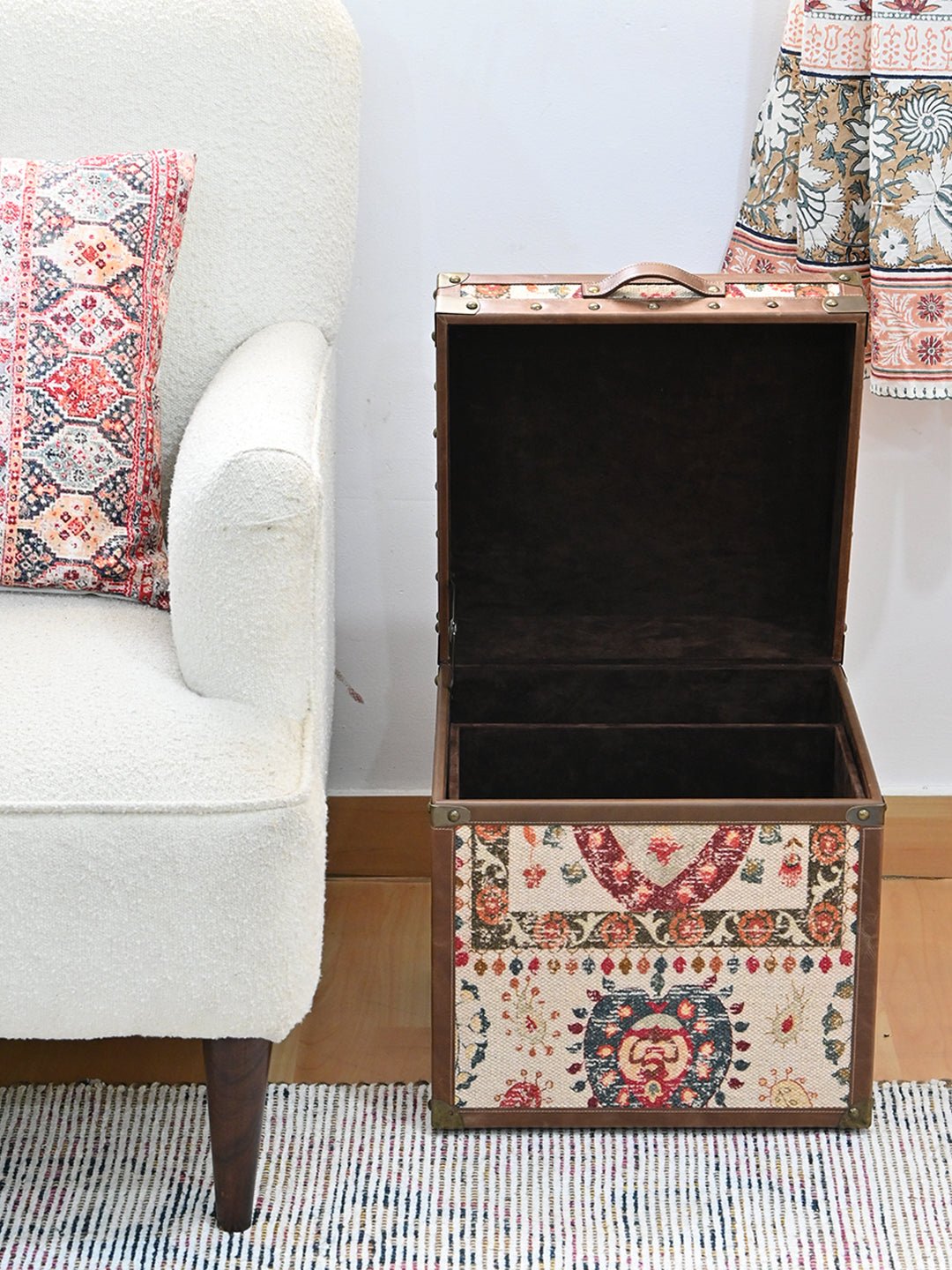 UTOPIA - COTTON PRINTED DURRIE & LEATHER TURNK - ART AVENUE