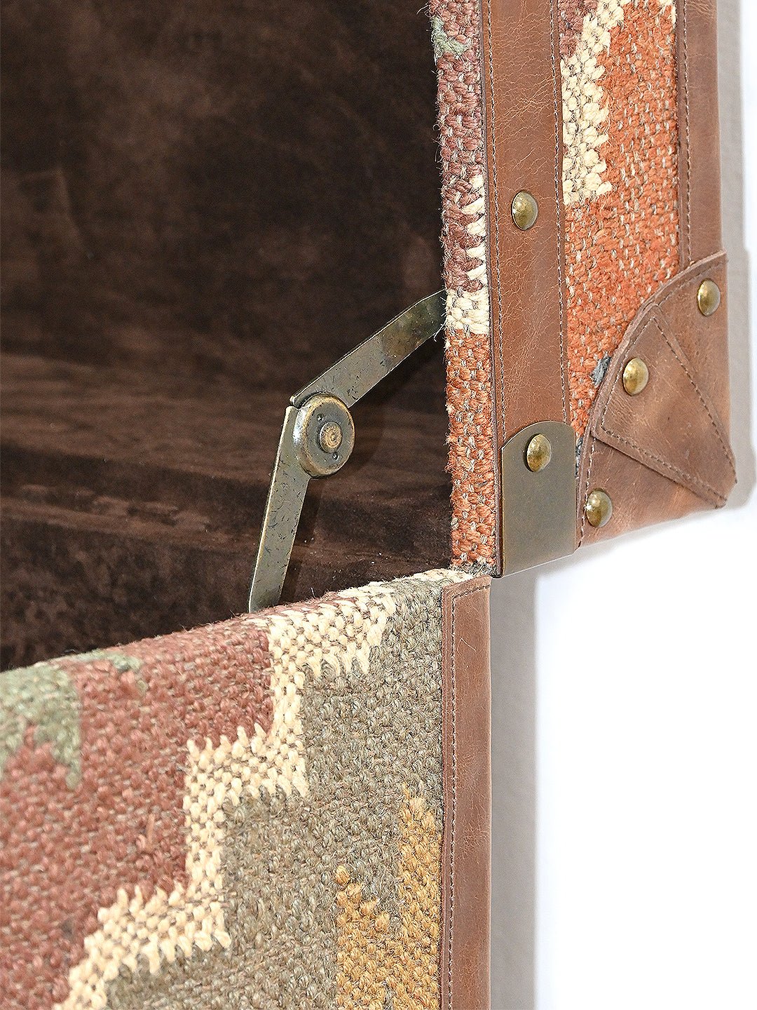 ELITE KILIM TRUNK/TABLE WITH LEATHER - ART AVENUE