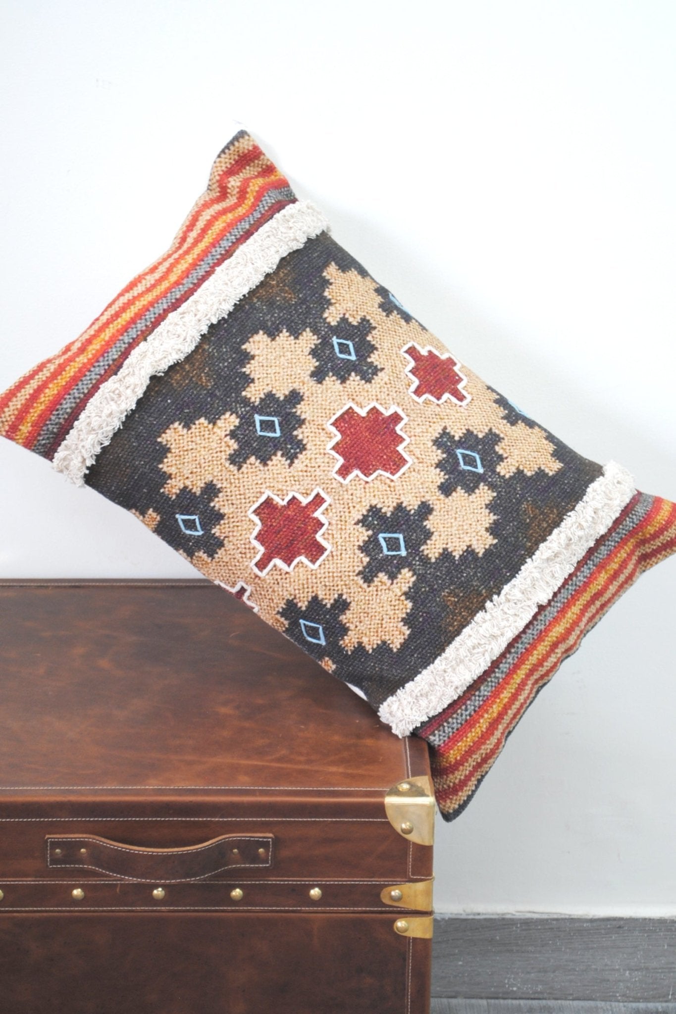 KALMIA - LUMBAR CUSHION COVER - ART AVENUE
