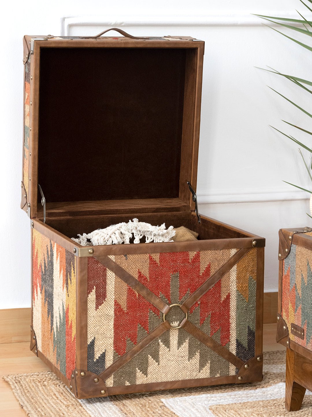 MONARDA - TRUNK - ART AVENUE