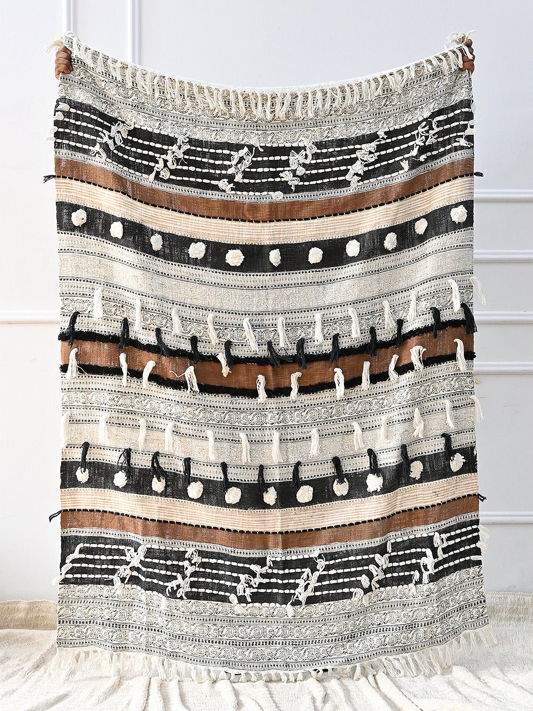 QURIOUS - BLOCK PRINTED THROW - ART AVENUE