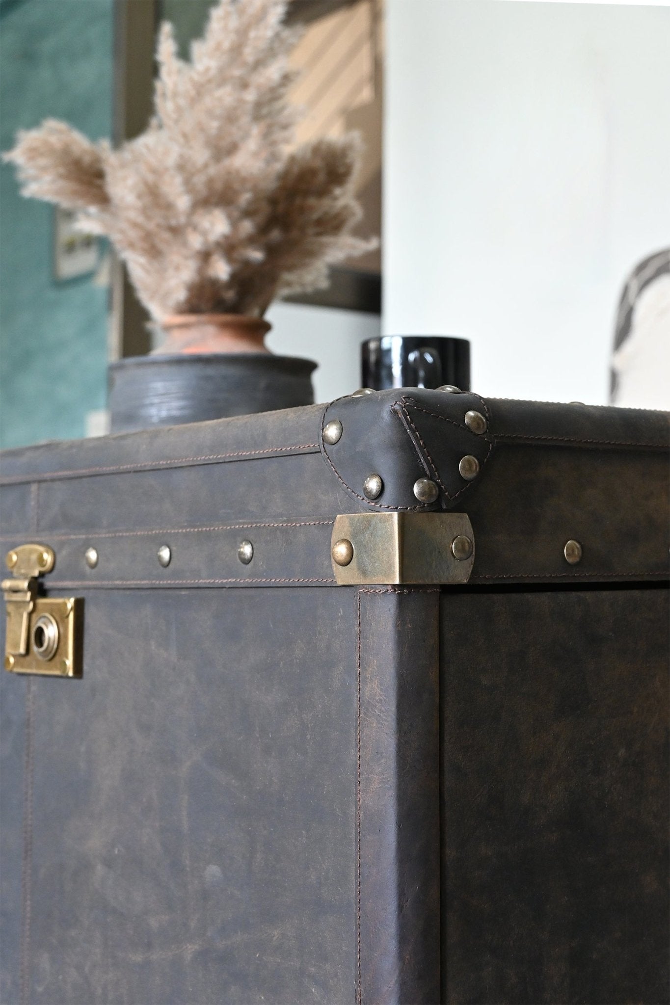 BYGONE COFFEE TABLE IN LEATHER WITH TWO DRAWERS - ART AVENUE