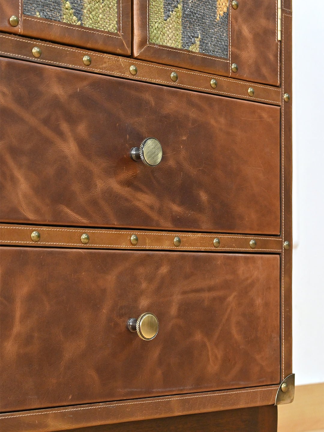 ELEGANCE CABINET WITH DRAWER - KILIM AND LEATHER - ART AVENUE