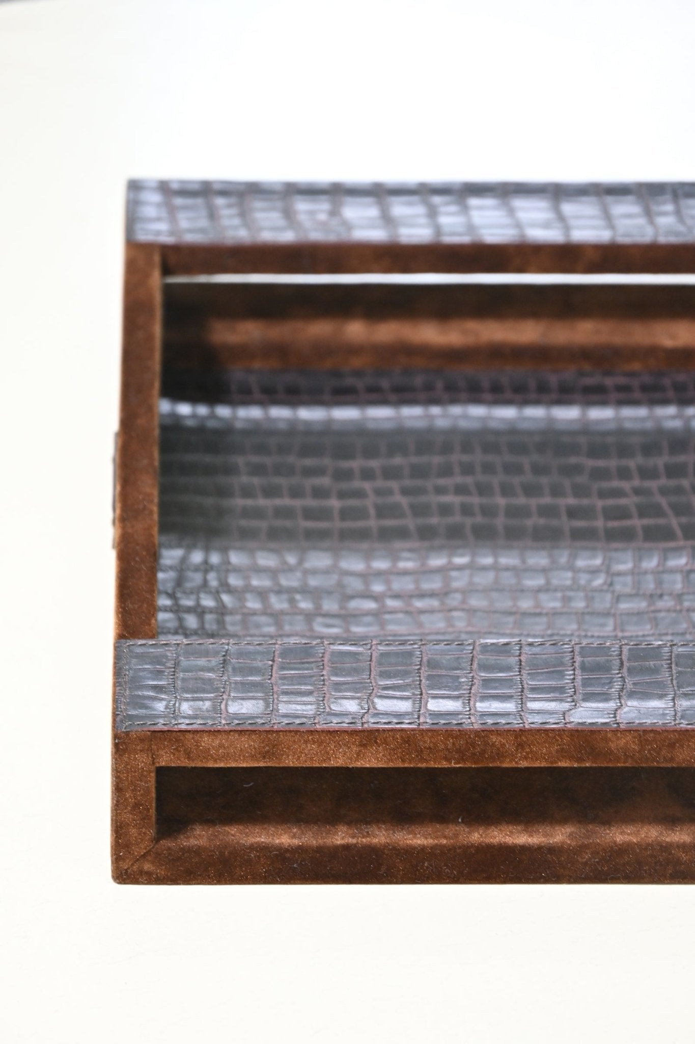 CARMINE - LEATHER TRAY - ART AVENUE