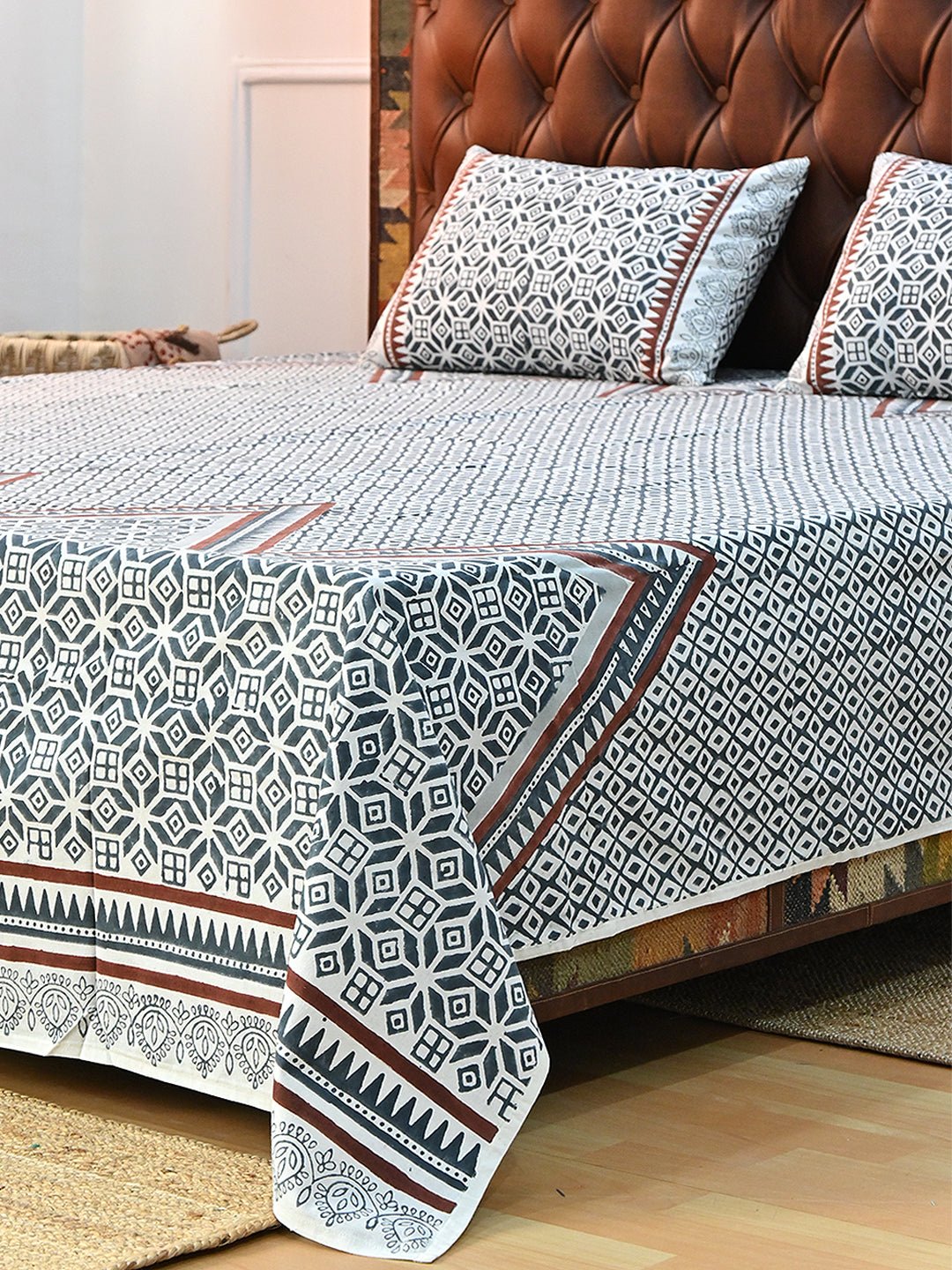 DIAMOND STRING COTTON PRINTED DOUBLE BEDSHEET WITH PILLOW - ART AVENUE