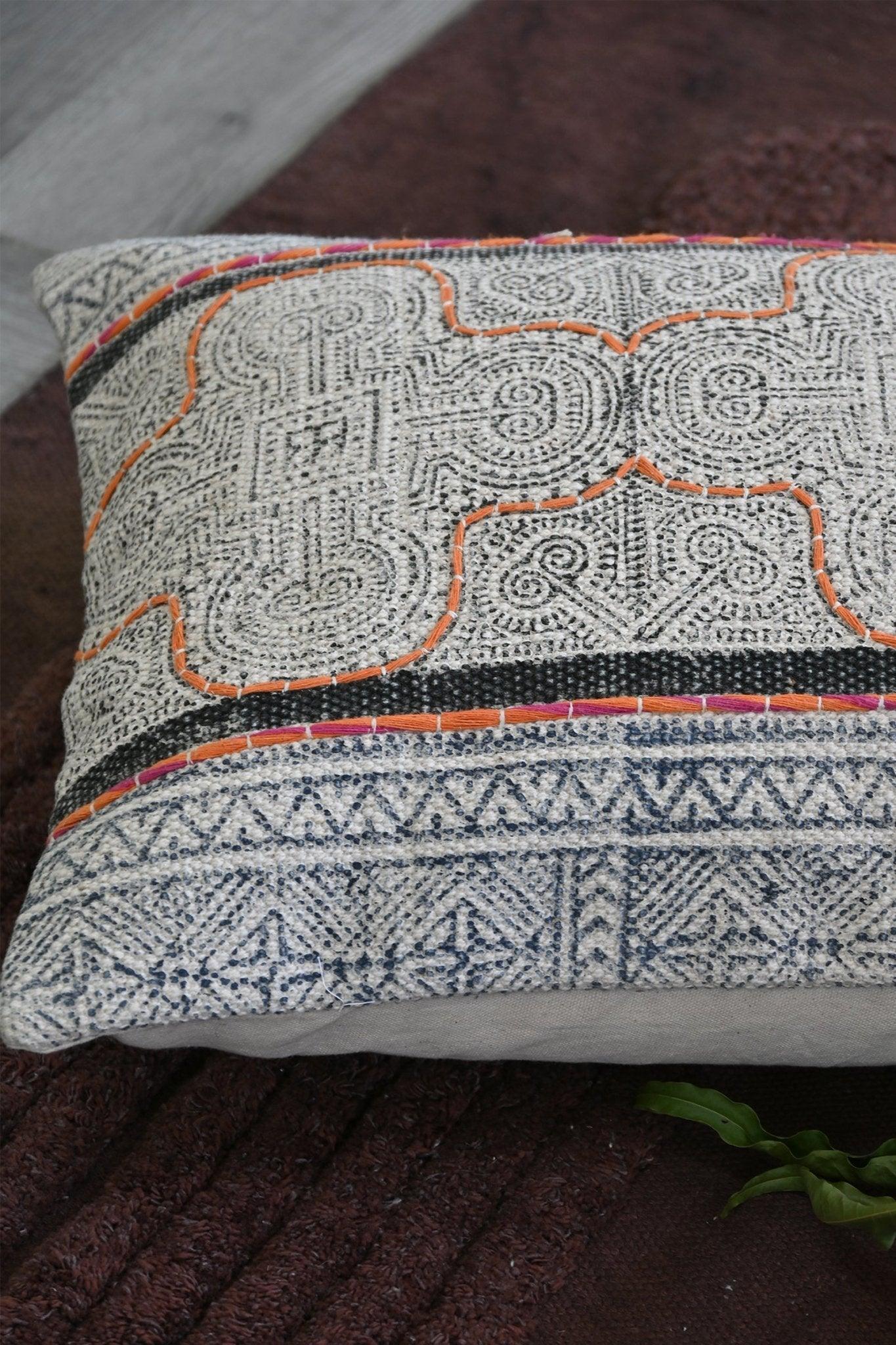 AMBER - LUMBAR CUSHION COVER - ART AVENUE