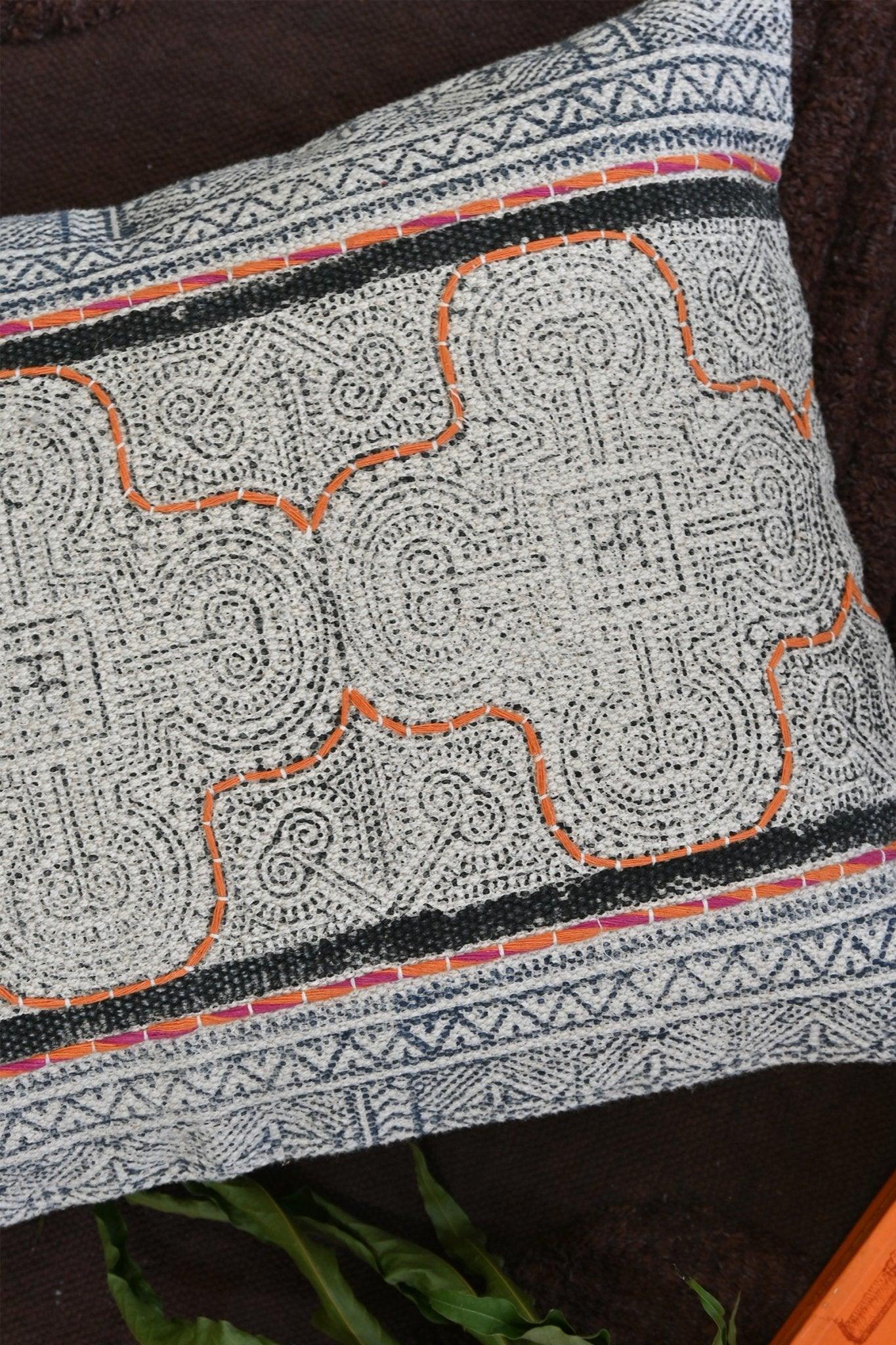 AMBER - LUMBAR CUSHION COVER - ART AVENUE