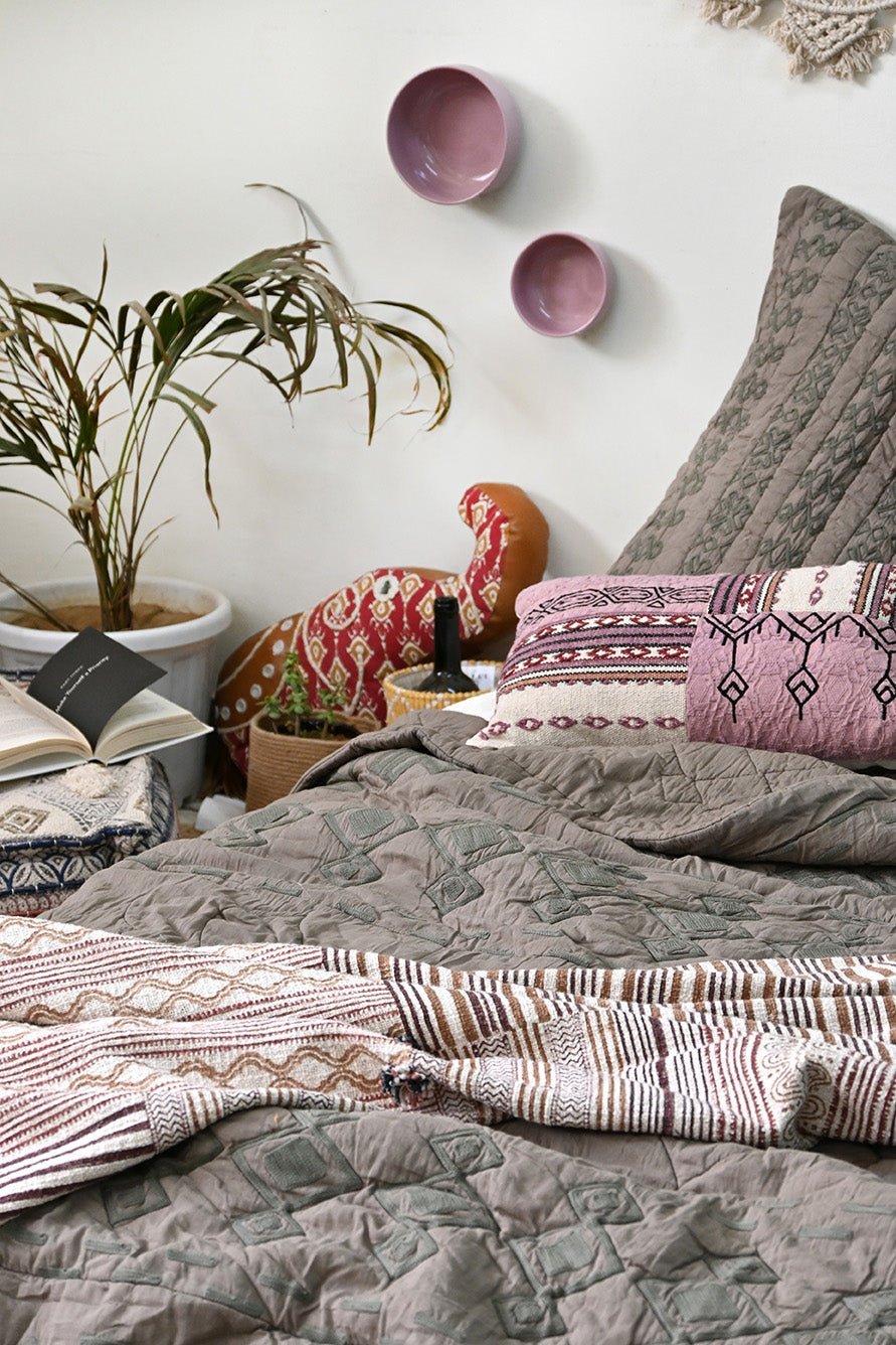 ELORA QUILT/RAZAI SET WITH PILLOW COVERS - ART AVENUE