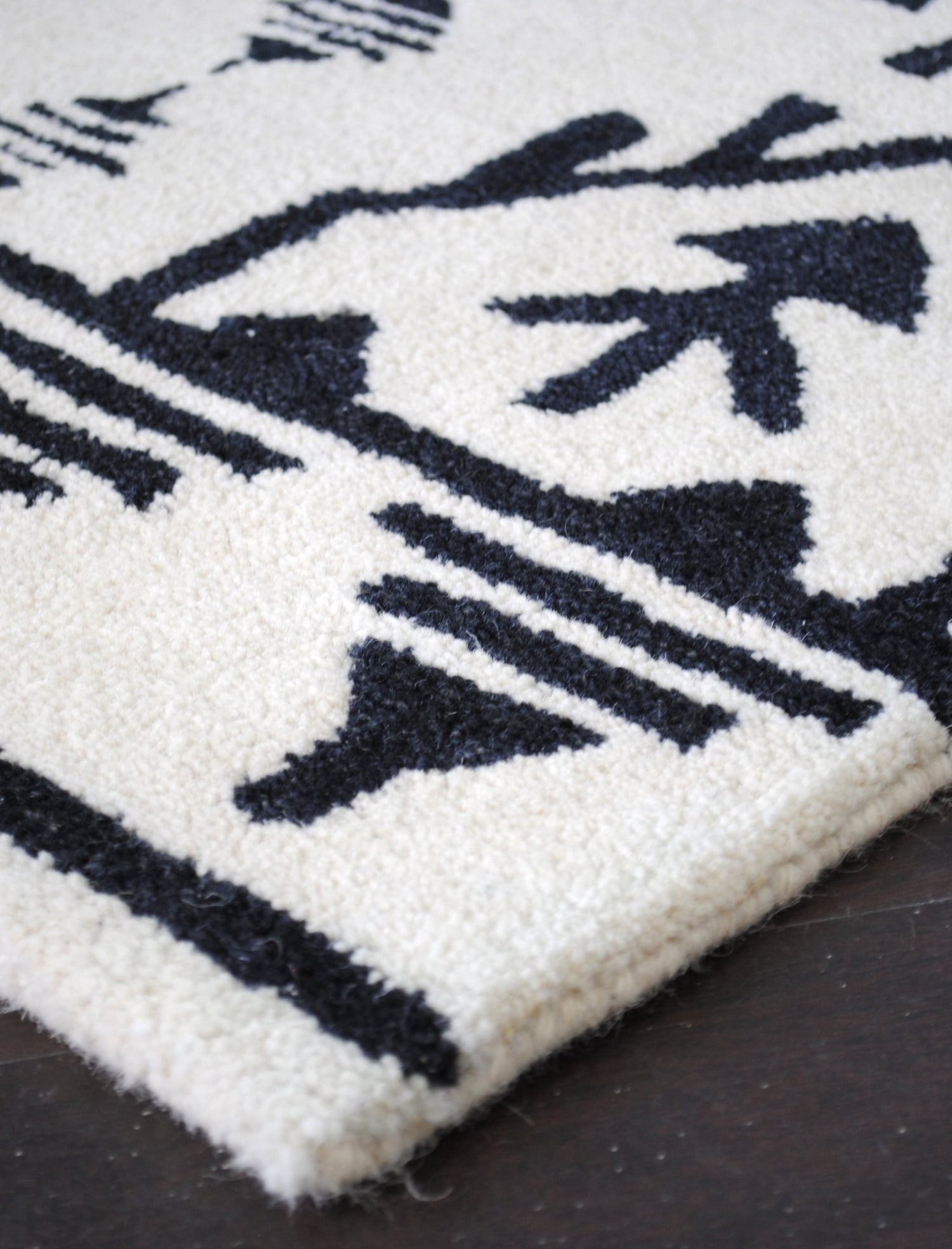 EWART HANDTUFTED WOOL CARPET - ART AVENUE