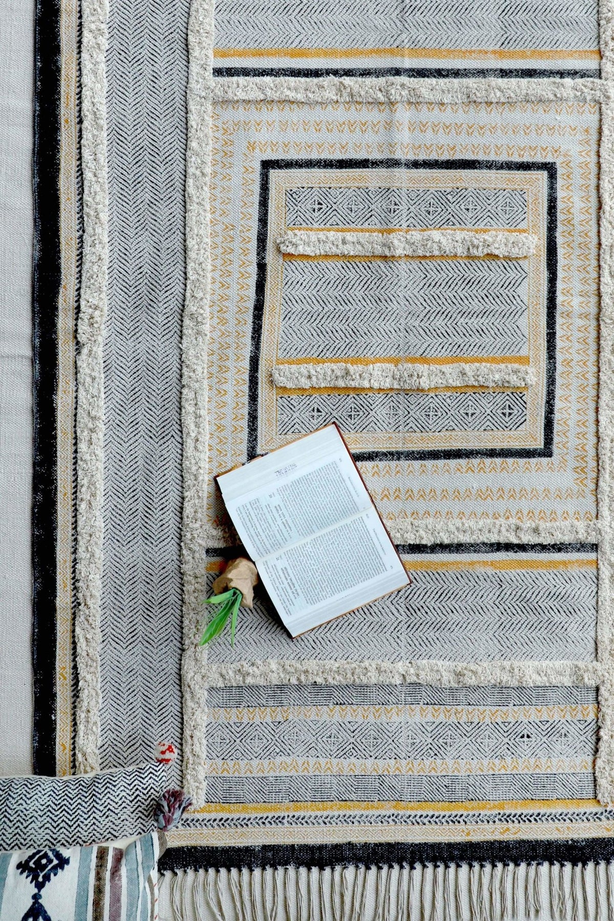 Kanor Block-Printed Cotton Dhurrie Rug in Black — Art Avenue