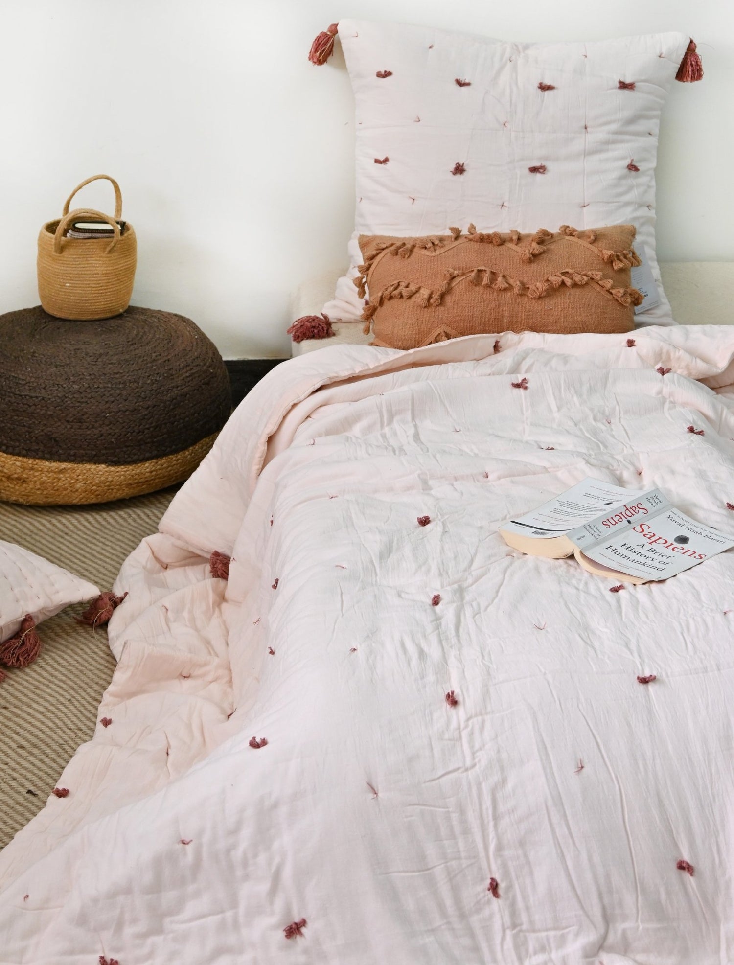 MAIRE QUILT/RAZAI SET WITH PILLOW COVERS - ART AVENUE