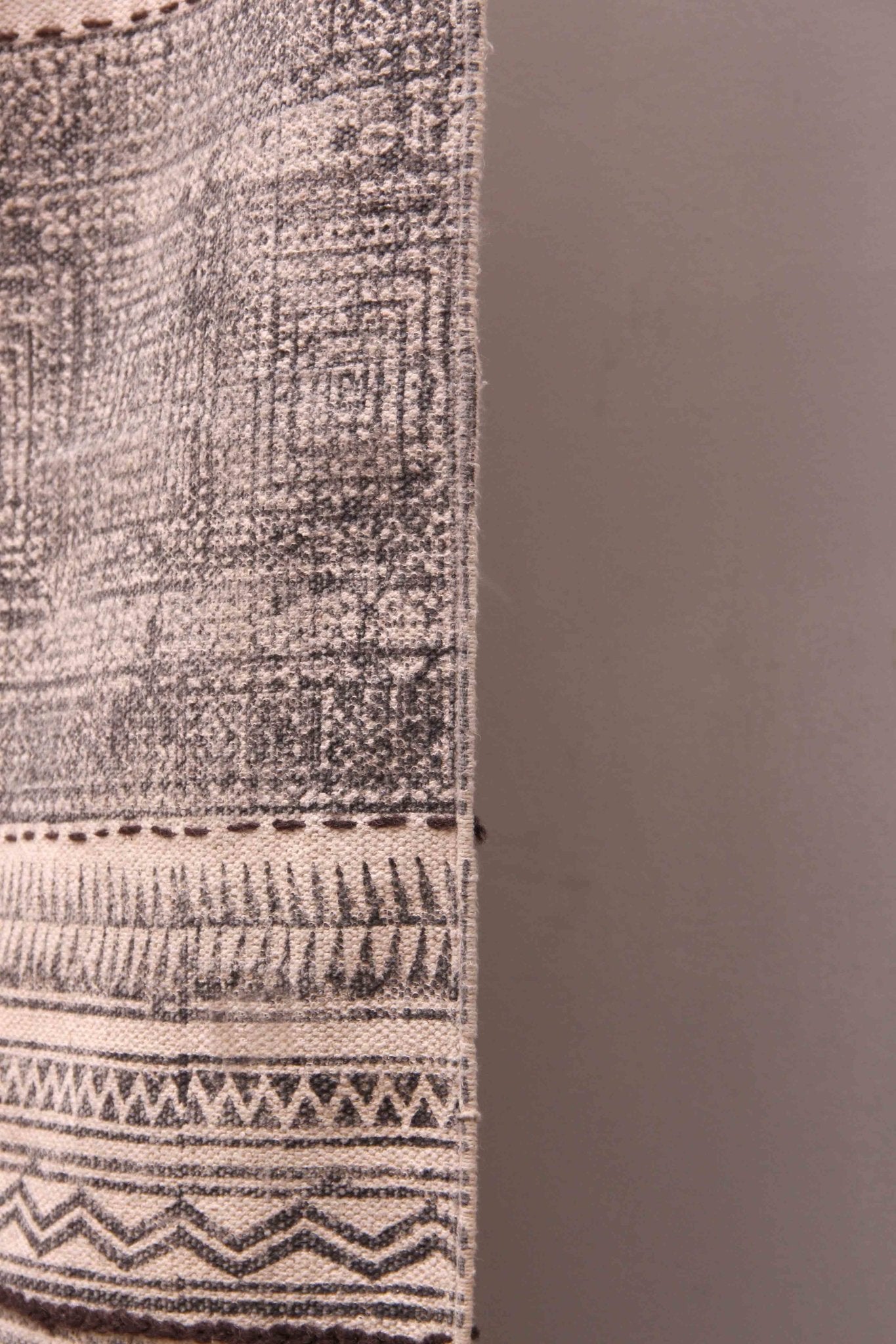 Screed Block-Printed Cotton Dhurrie Rug in Black — Art Avenue