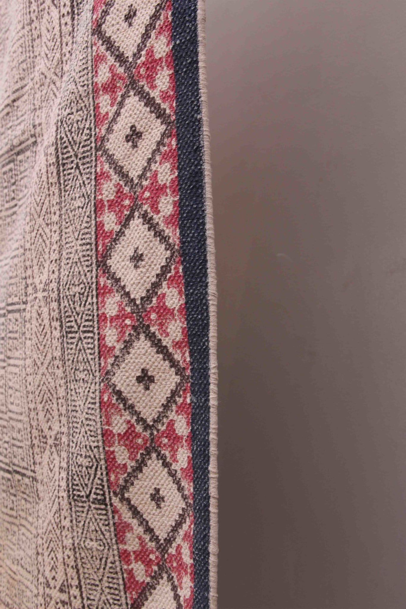 Segment Block-Printed Cotton Dhurrie Rug in Black — Art Avenue