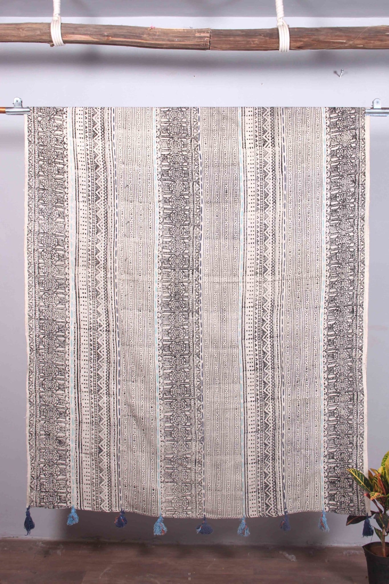 TALE - THROWS - ART AVENUE