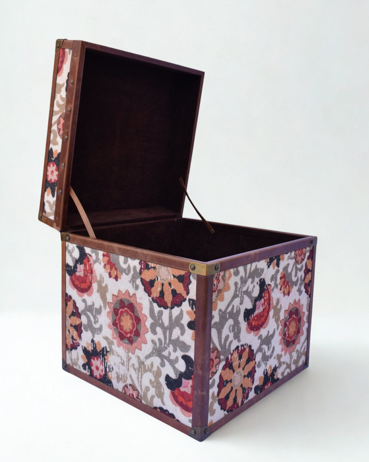 Printed fabric trunk lid detail — Art Avenue