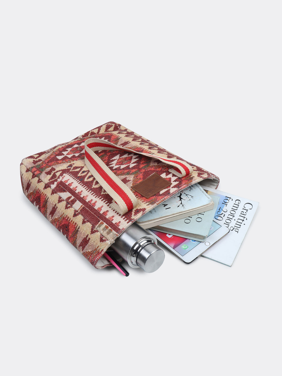Valmora cotton tote bag on shoulder — Art Avenue
