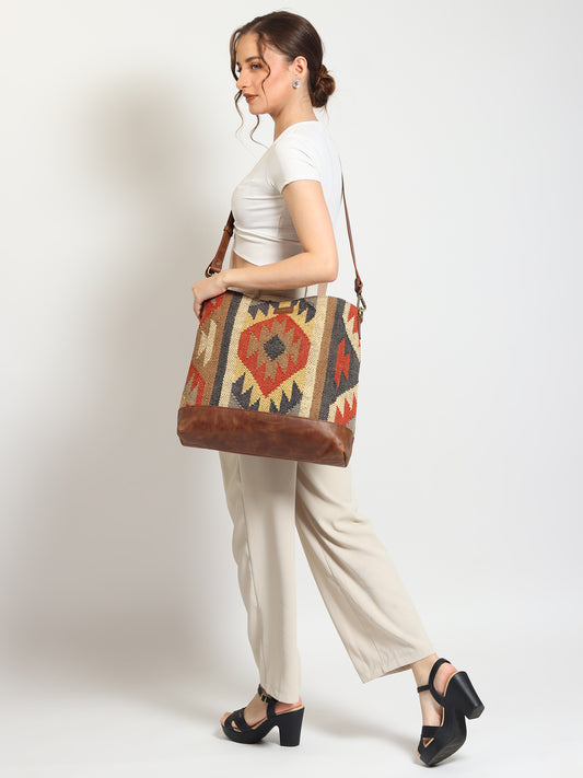 Austere kilim and leather handbag — Art Avenue