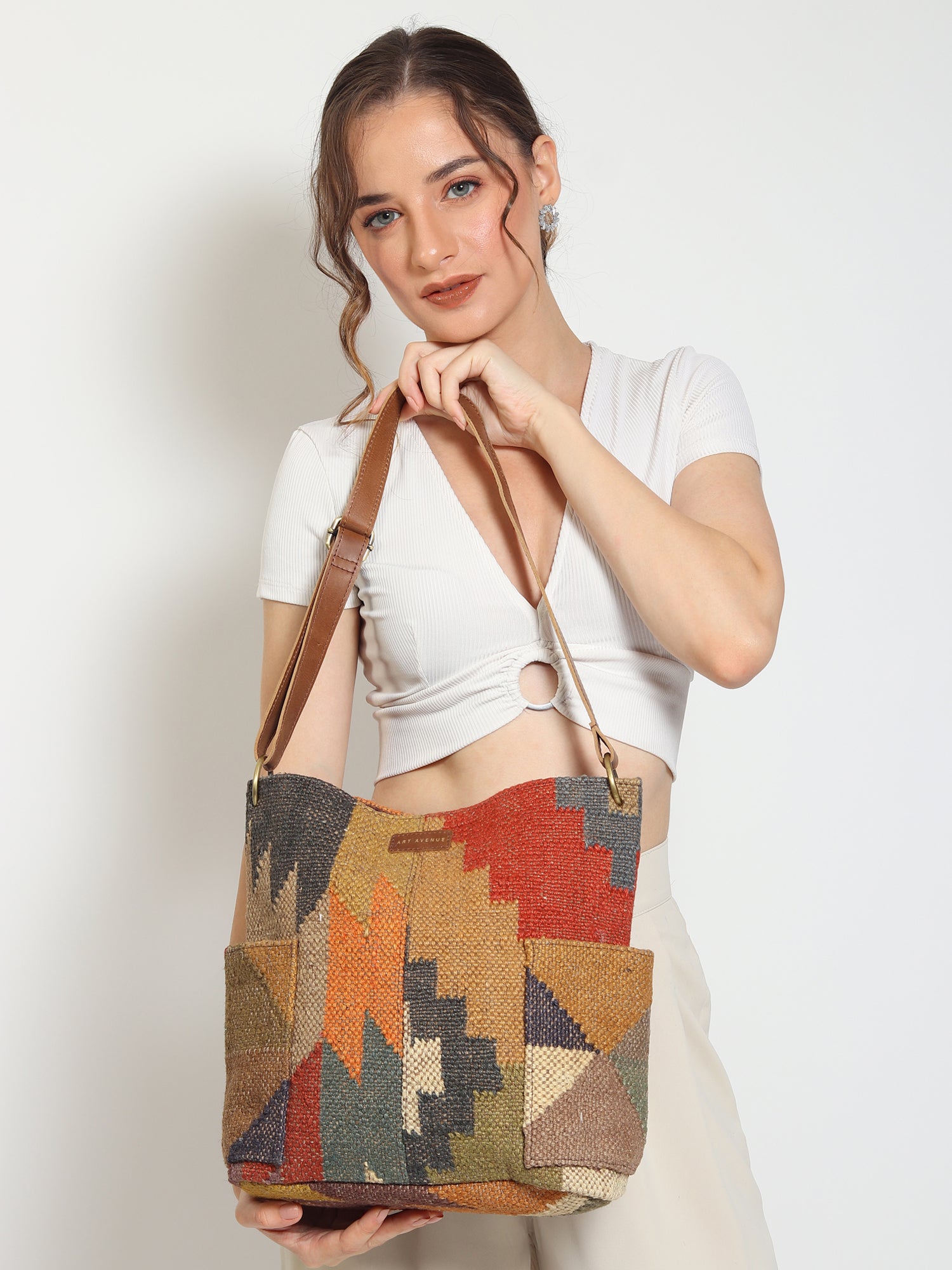 Doodle kilim handbag second view — Art Avenue