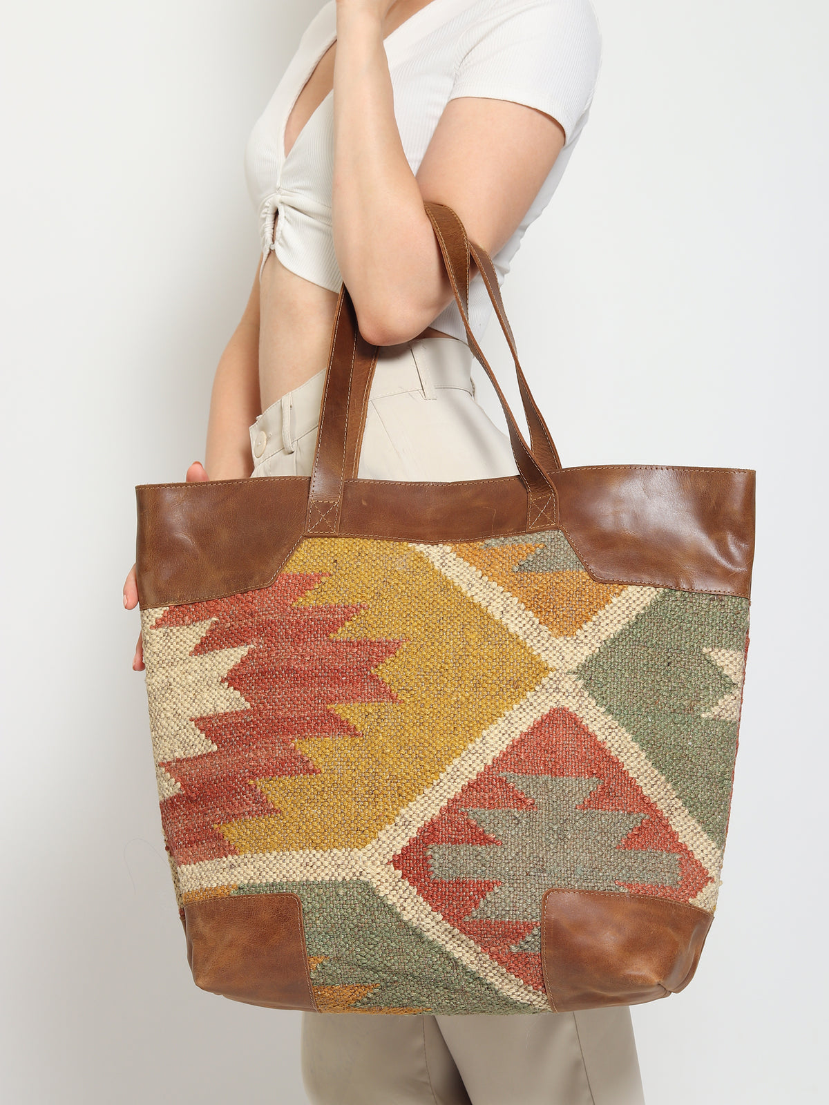 Nahua kilim handbag second view — Art Avenue