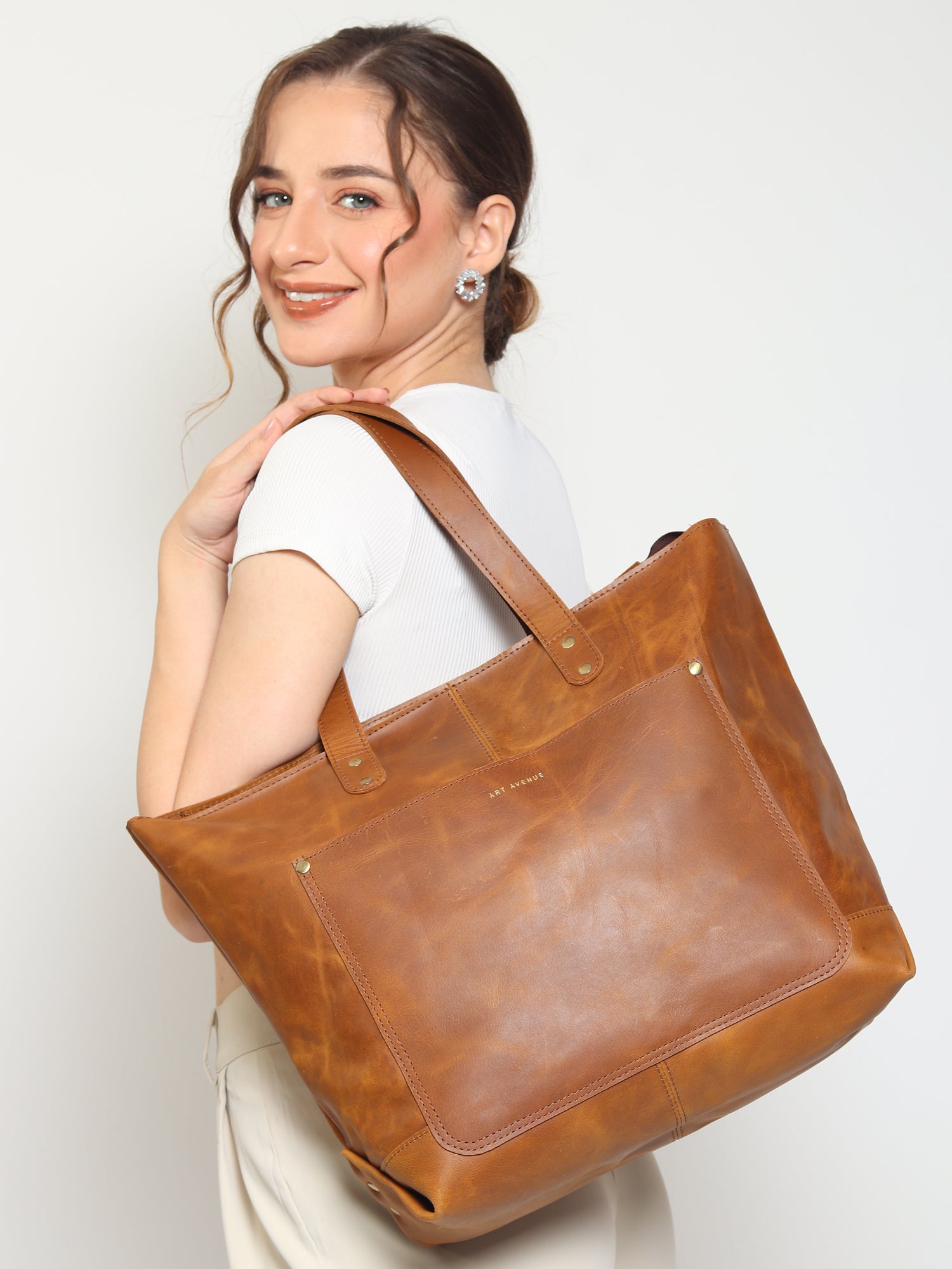 Kier handbag side view — Art Avenue