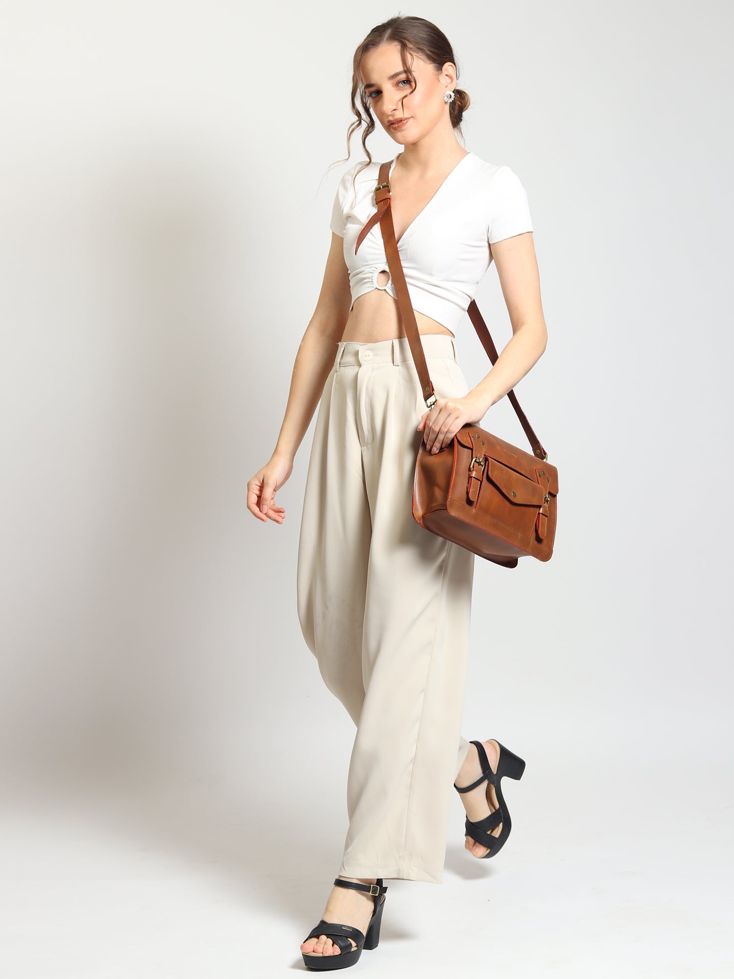 Obsidian leather sling bag — Art Avenue