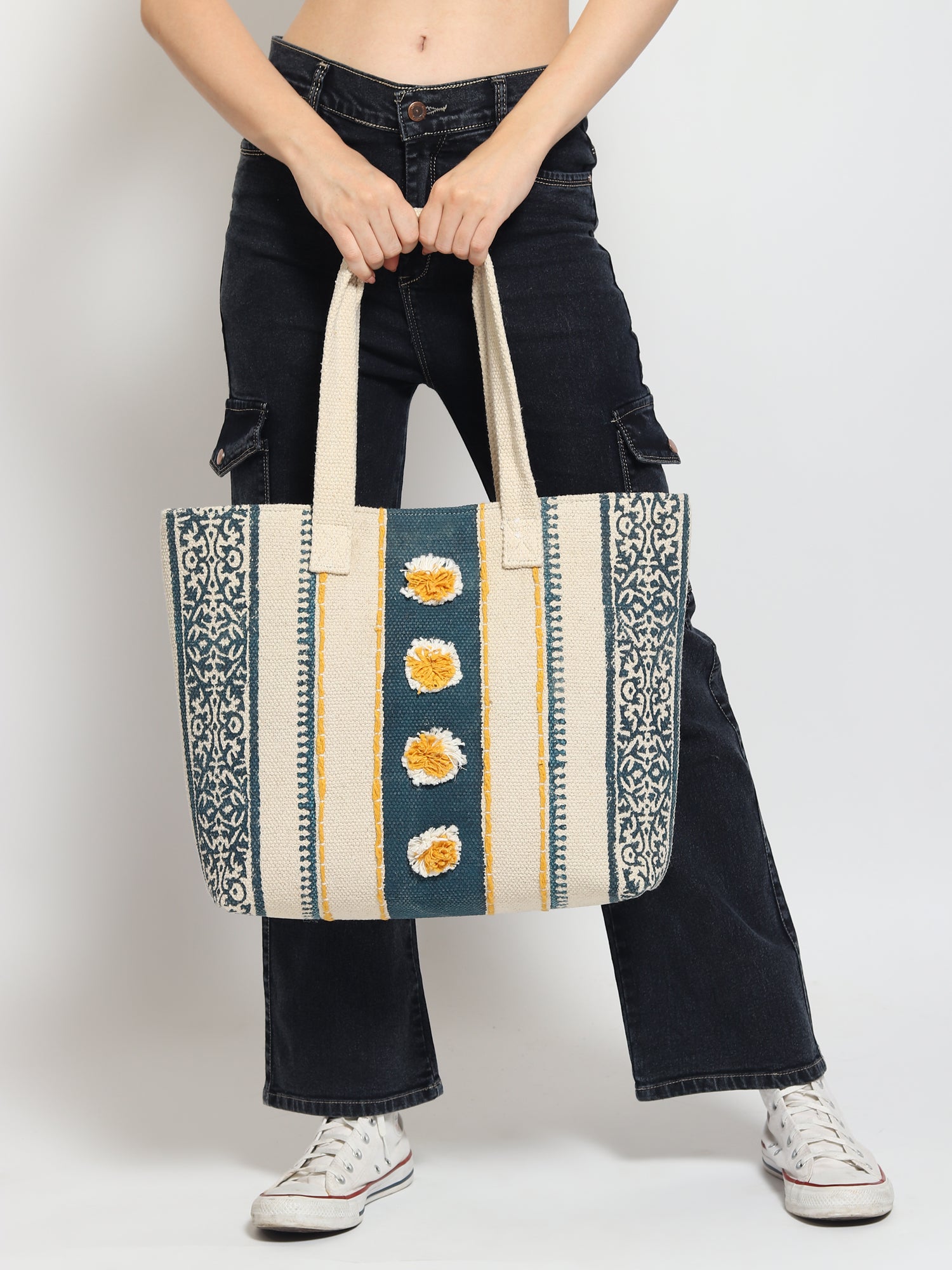 Brisk tote bag print detail — Art Avenue