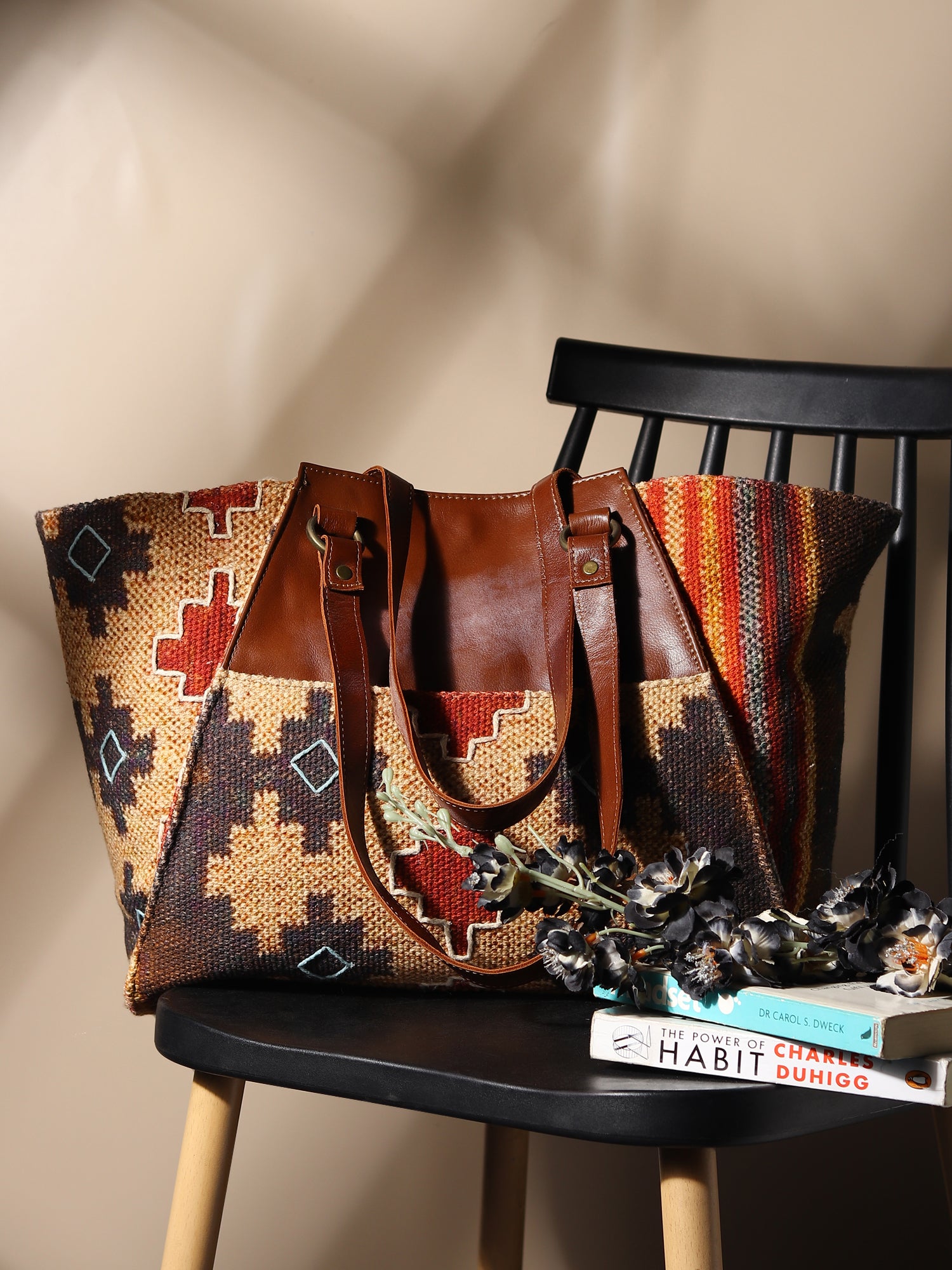 Zemin kilim handbag print detail — Art Avenue