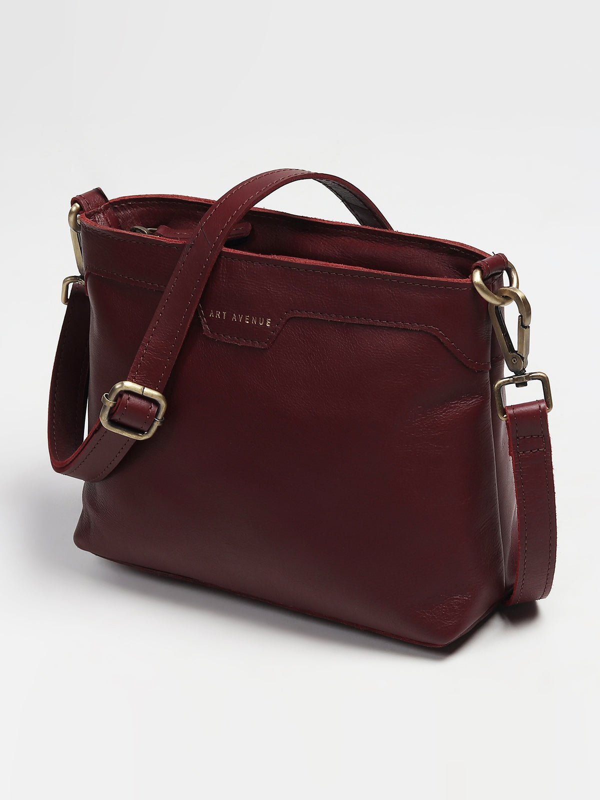 Ladislao leather sling bag, second view — Art Avenue