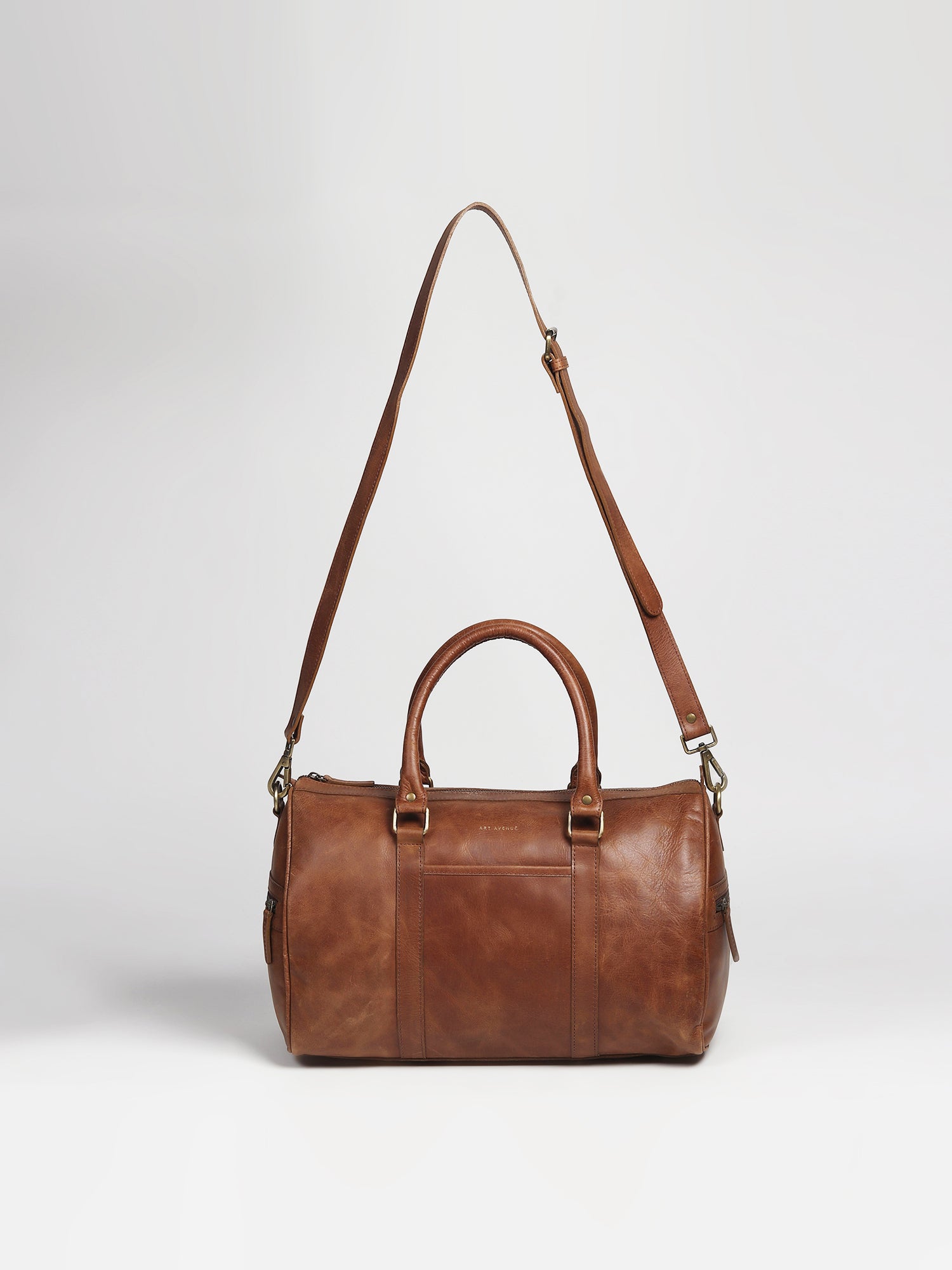Aviator duffle bag lifestyle — Art Avenue